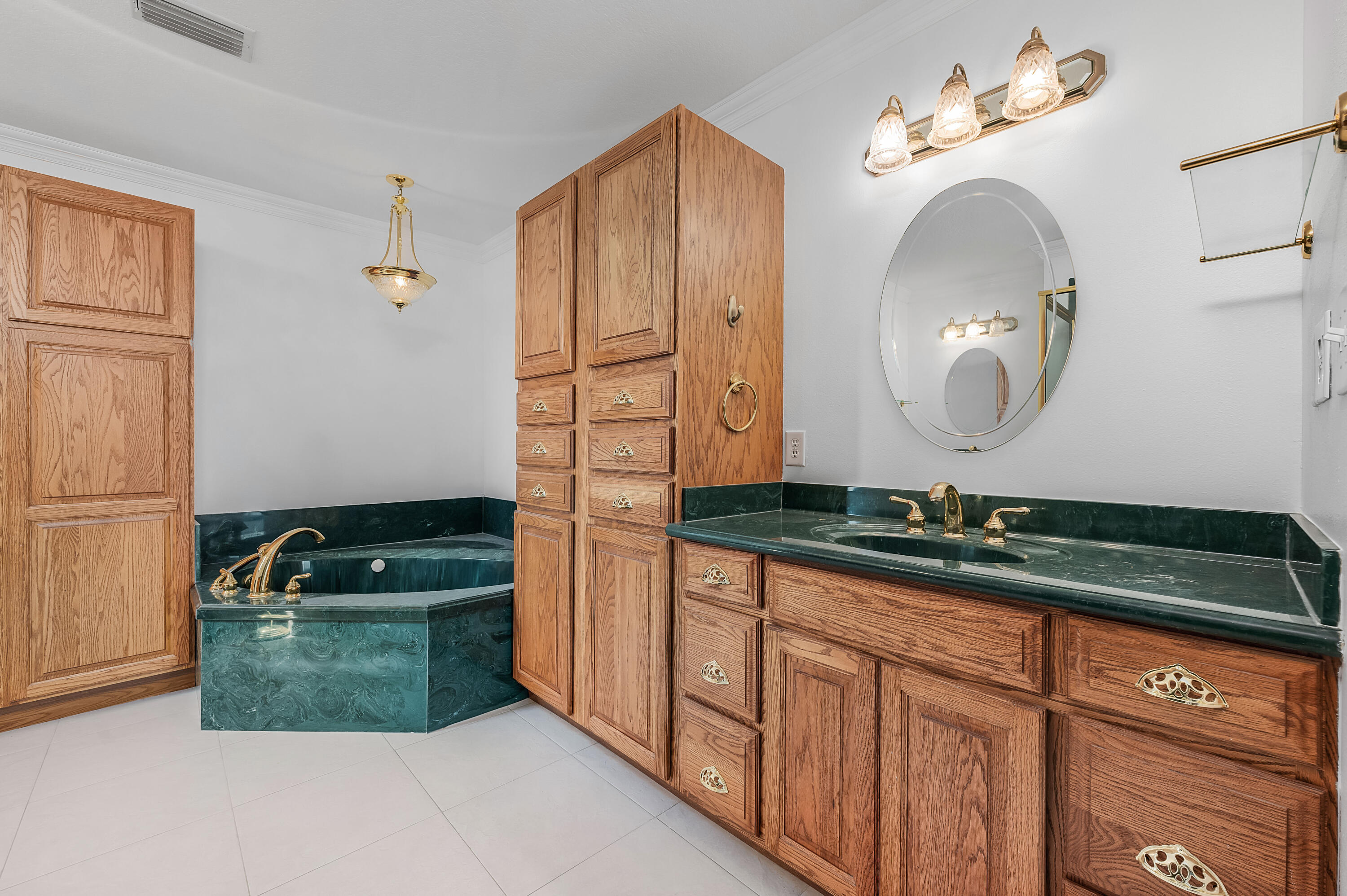 BAYOU PINES T/H - Residential
