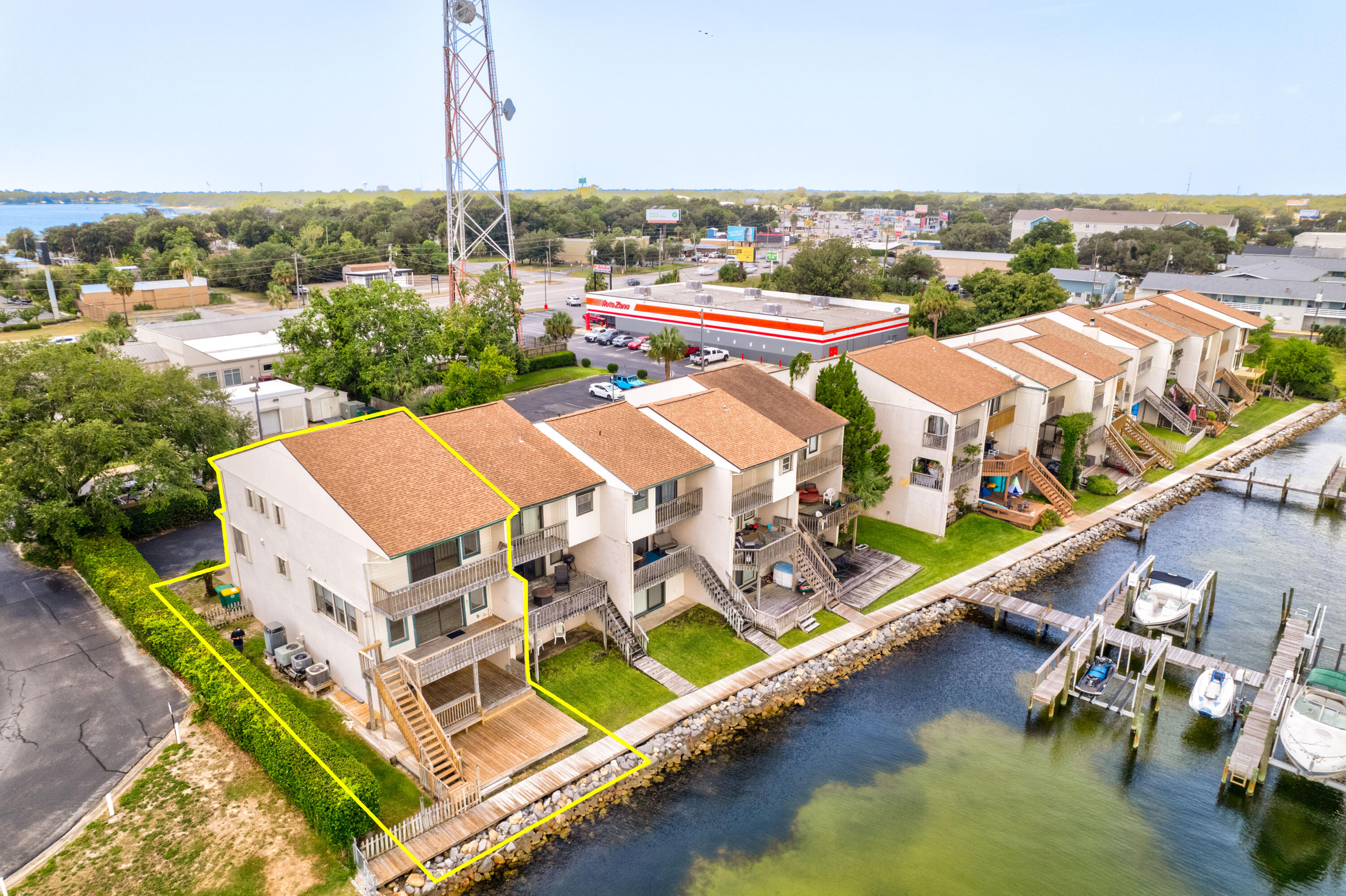 BAYOU PINES T/H - Residential