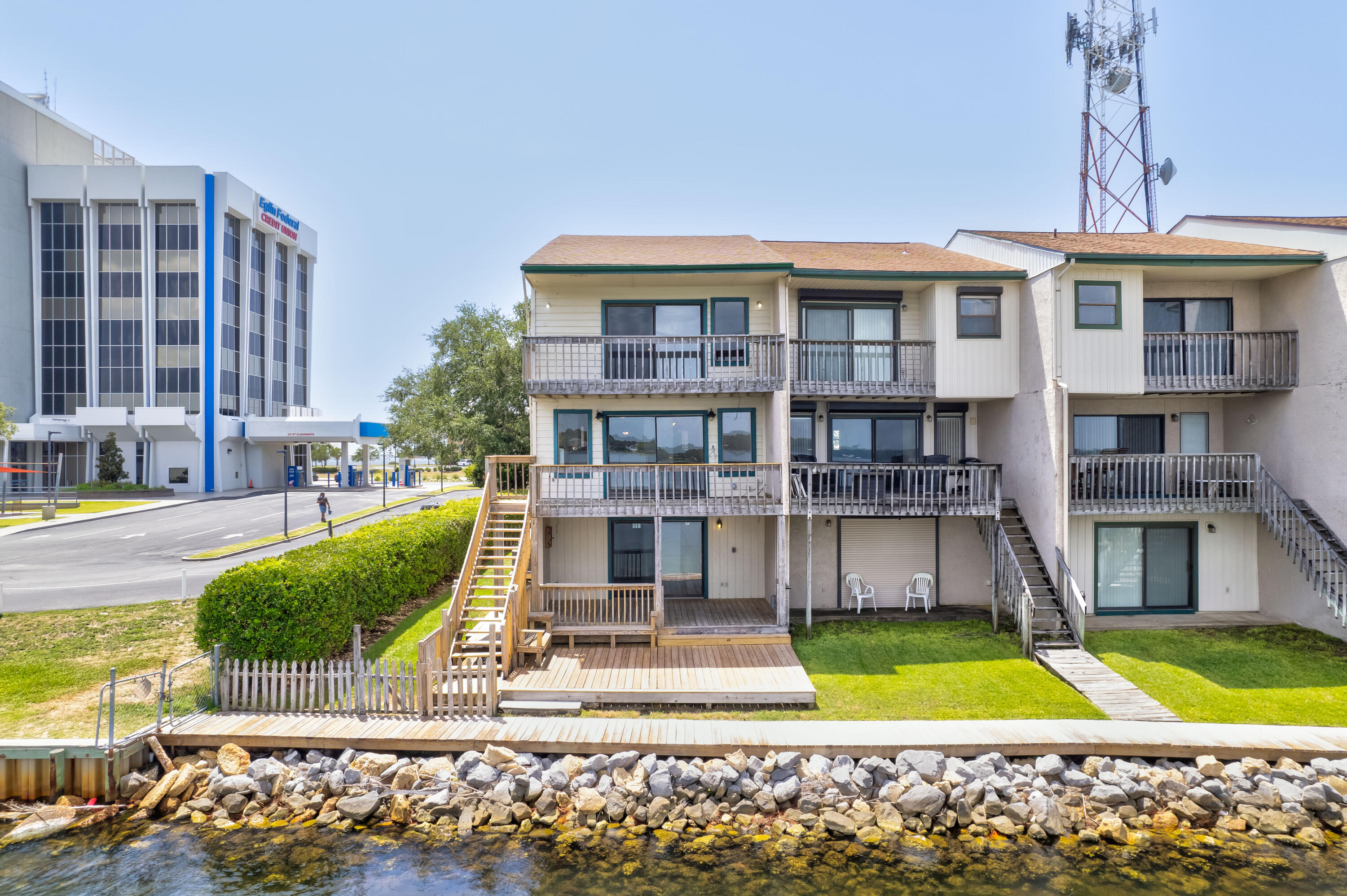 BAYOU PINES T/H - Residential