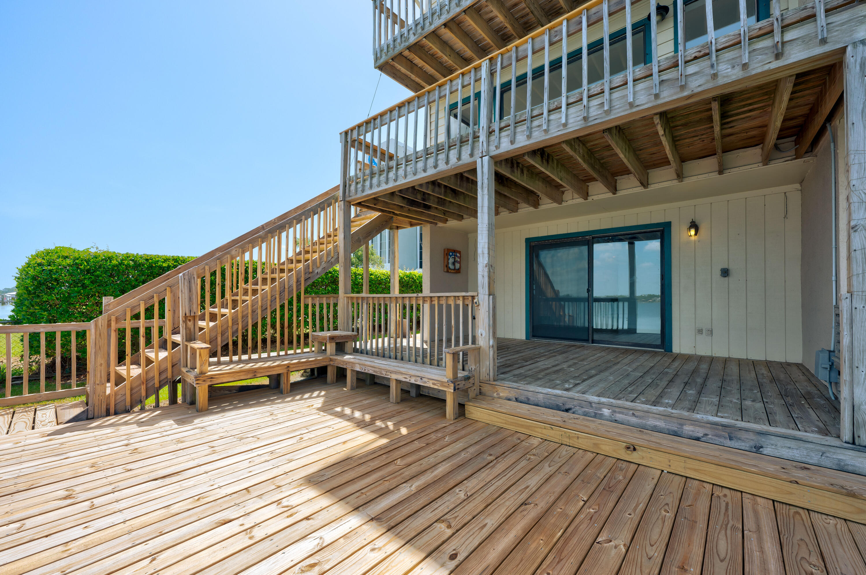 BAYOU PINES T/H - Residential