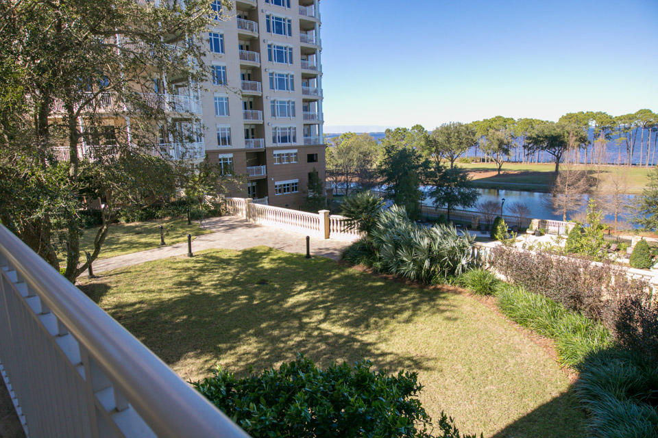 ONE WATER PLACE - Residential