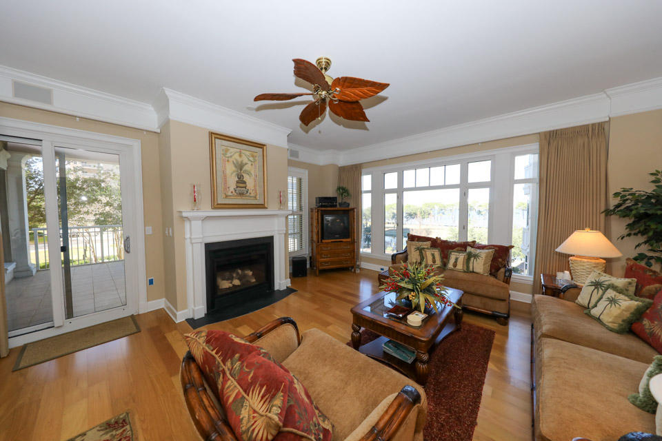 ONE WATER PLACE - Residential