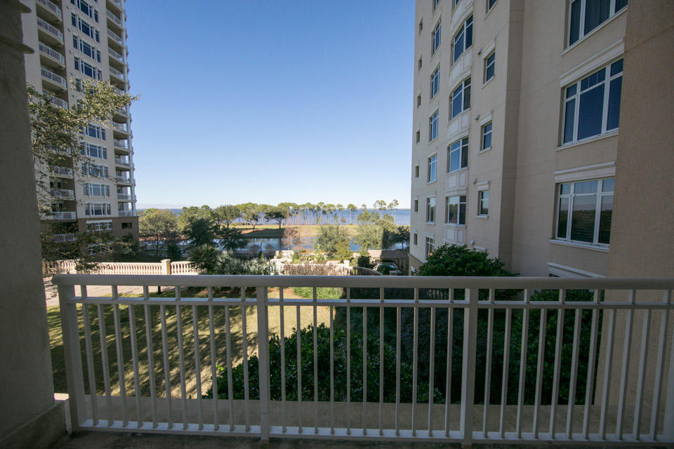 ONE WATER PLACE - Residential