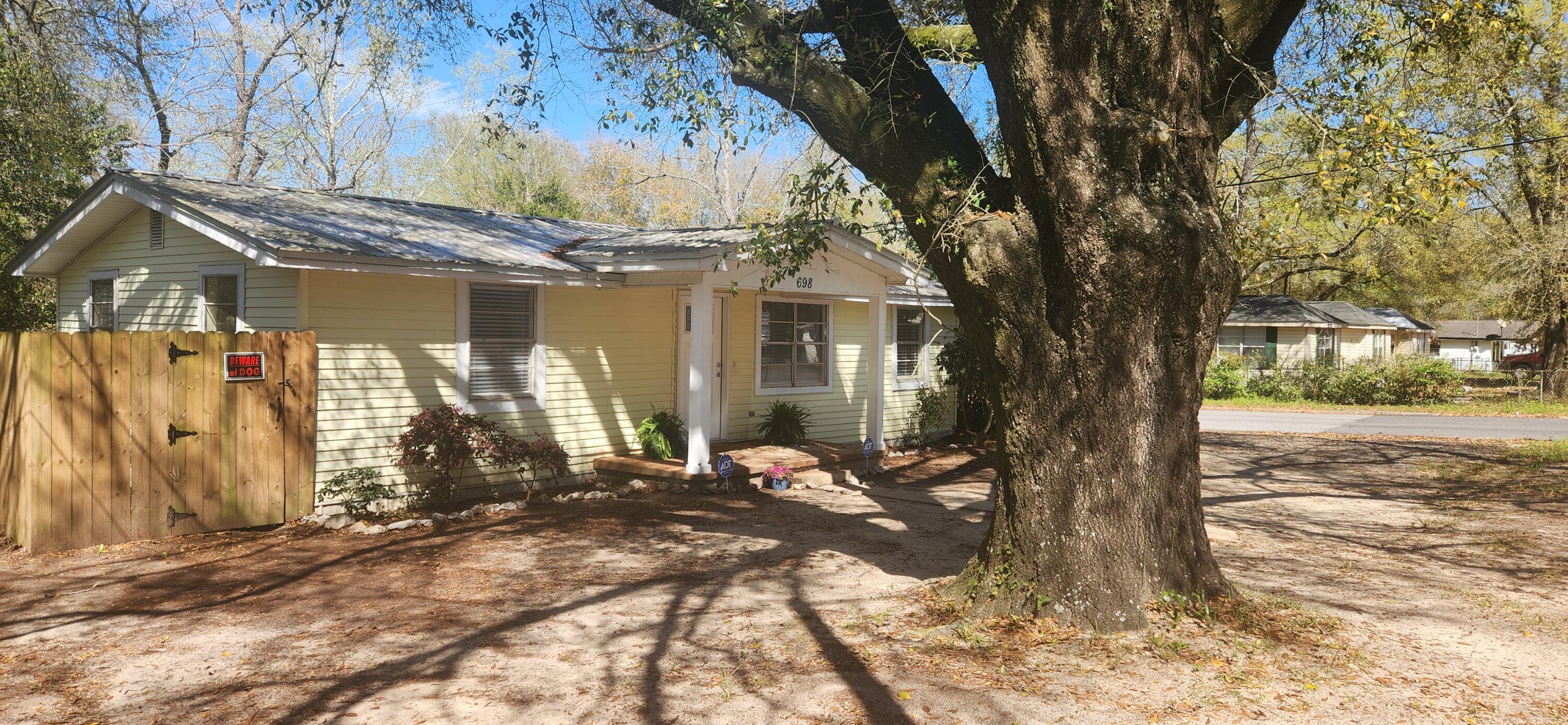 MORRIS ADDN TO CRESTVIEW - Residential