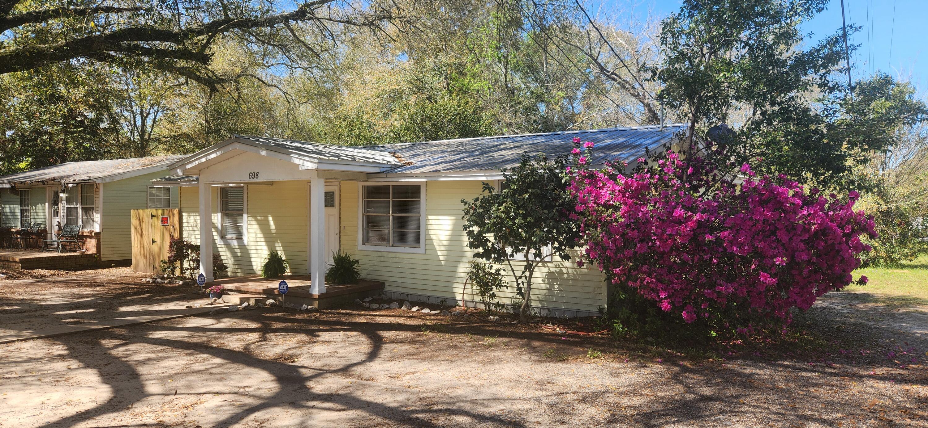 MORRIS ADDN TO CRESTVIEW - Residential