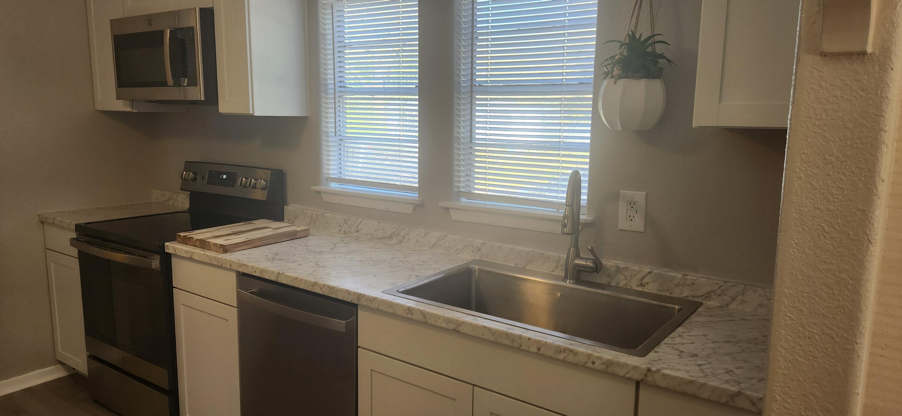 MORRIS ADDN TO CRESTVIEW - Residential