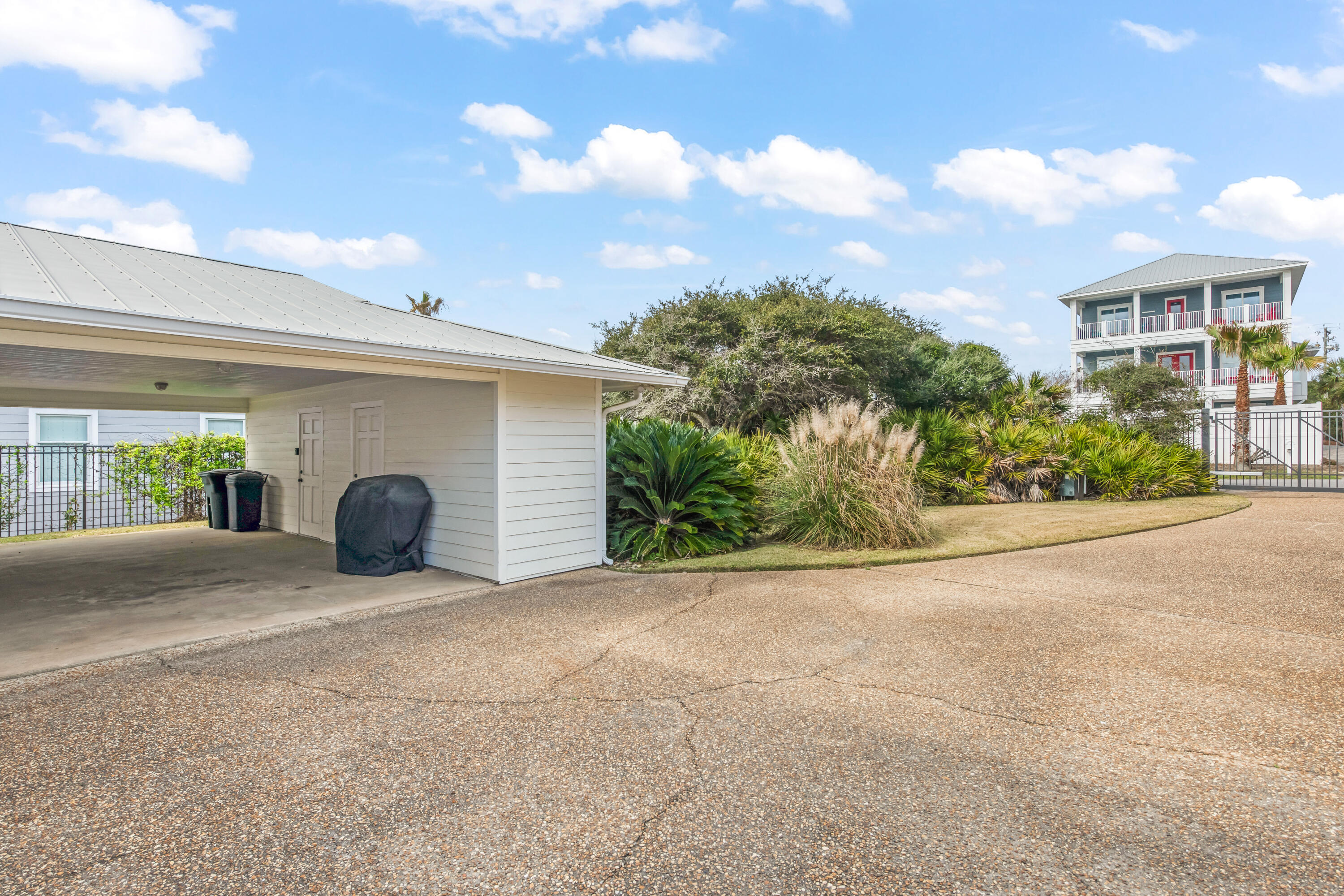 PELICAN POINTE AT CAMP CREEK - Residential