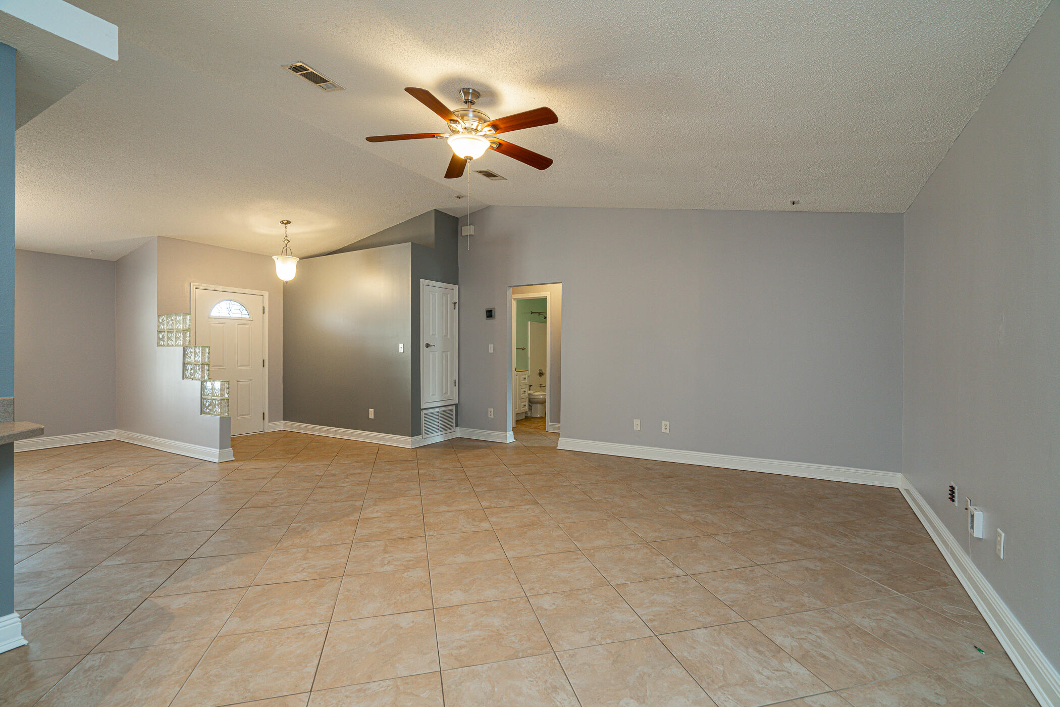 COUNTRY BREEZE ESTATES - Residential