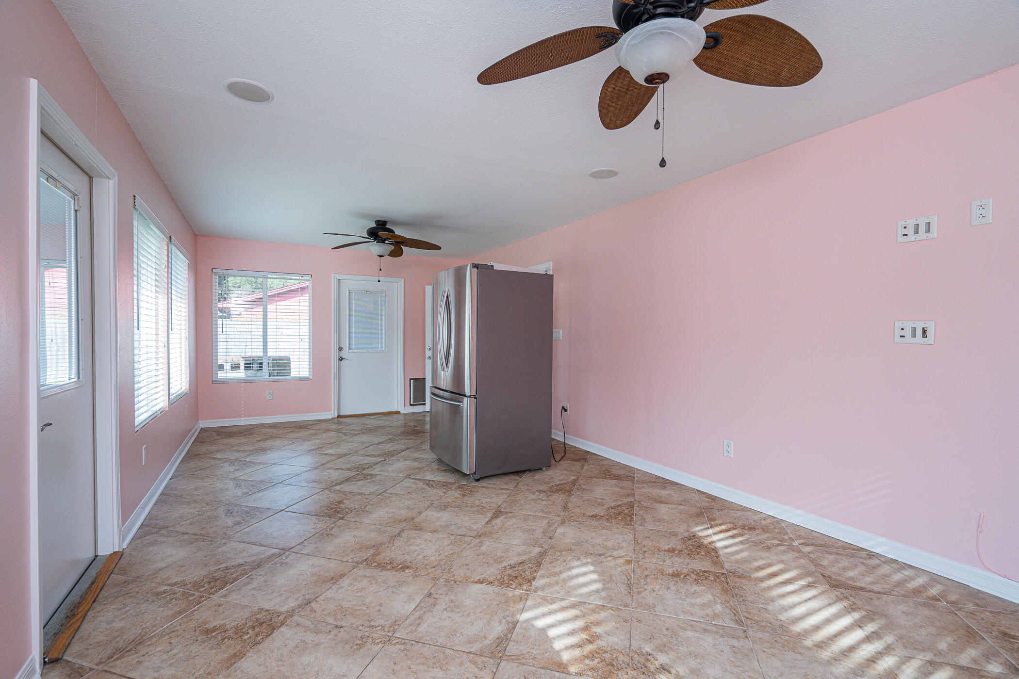 COUNTRY BREEZE ESTATES - Residential
