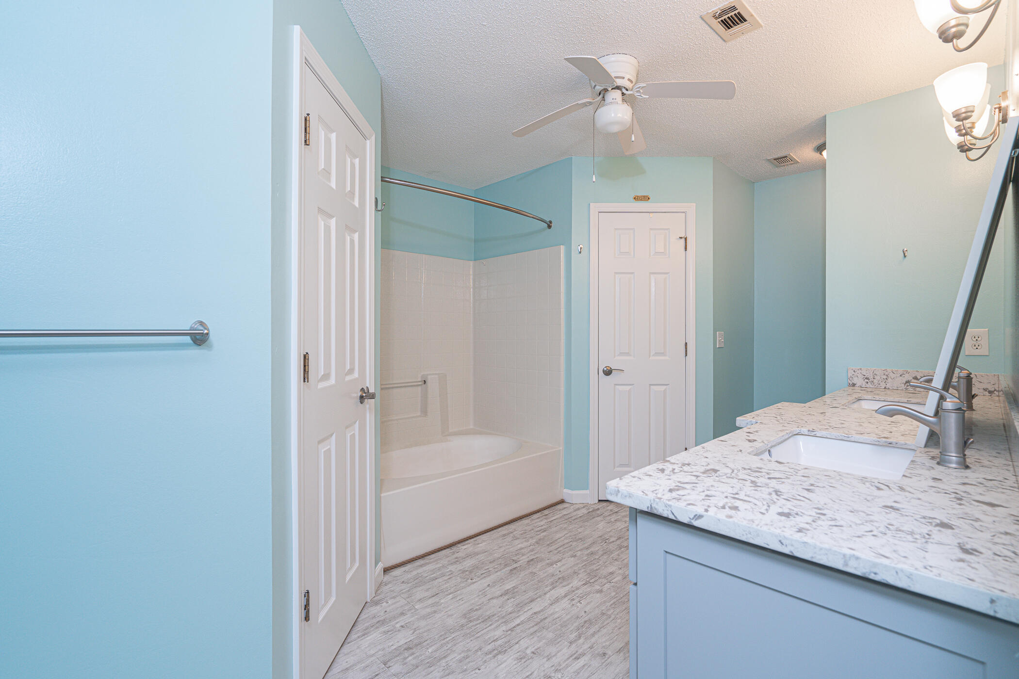 COUNTRY BREEZE ESTATES - Residential