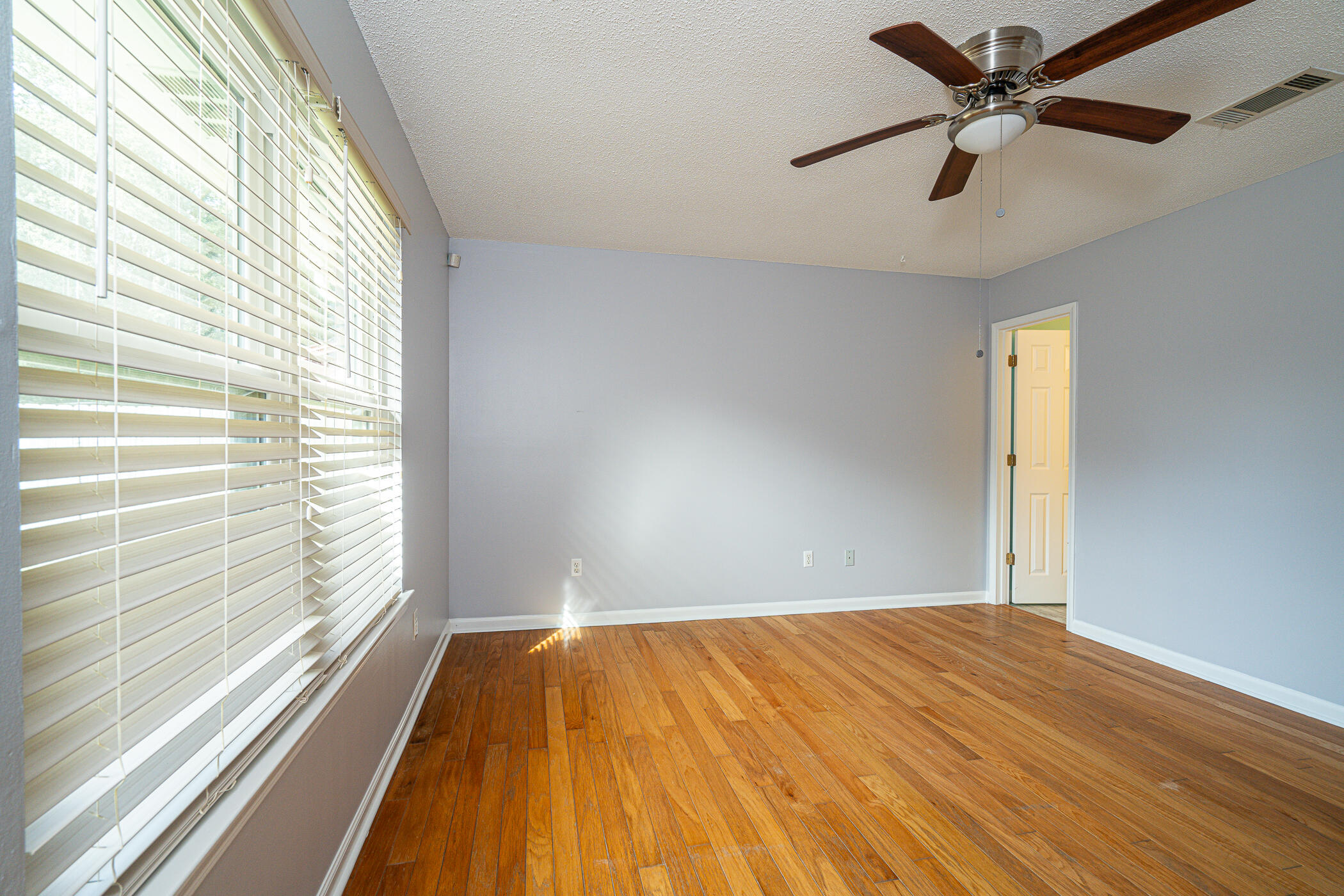 COUNTRY BREEZE ESTATES - Residential