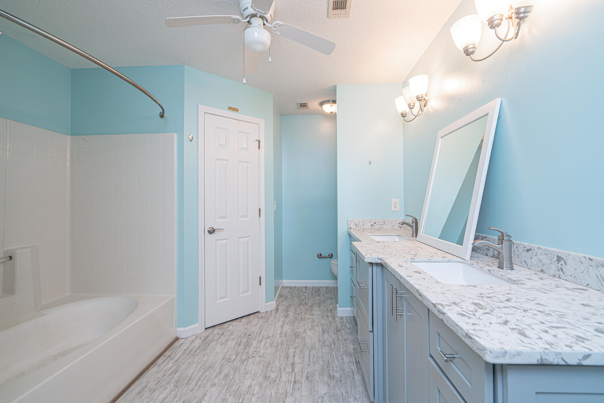 COUNTRY BREEZE ESTATES - Residential