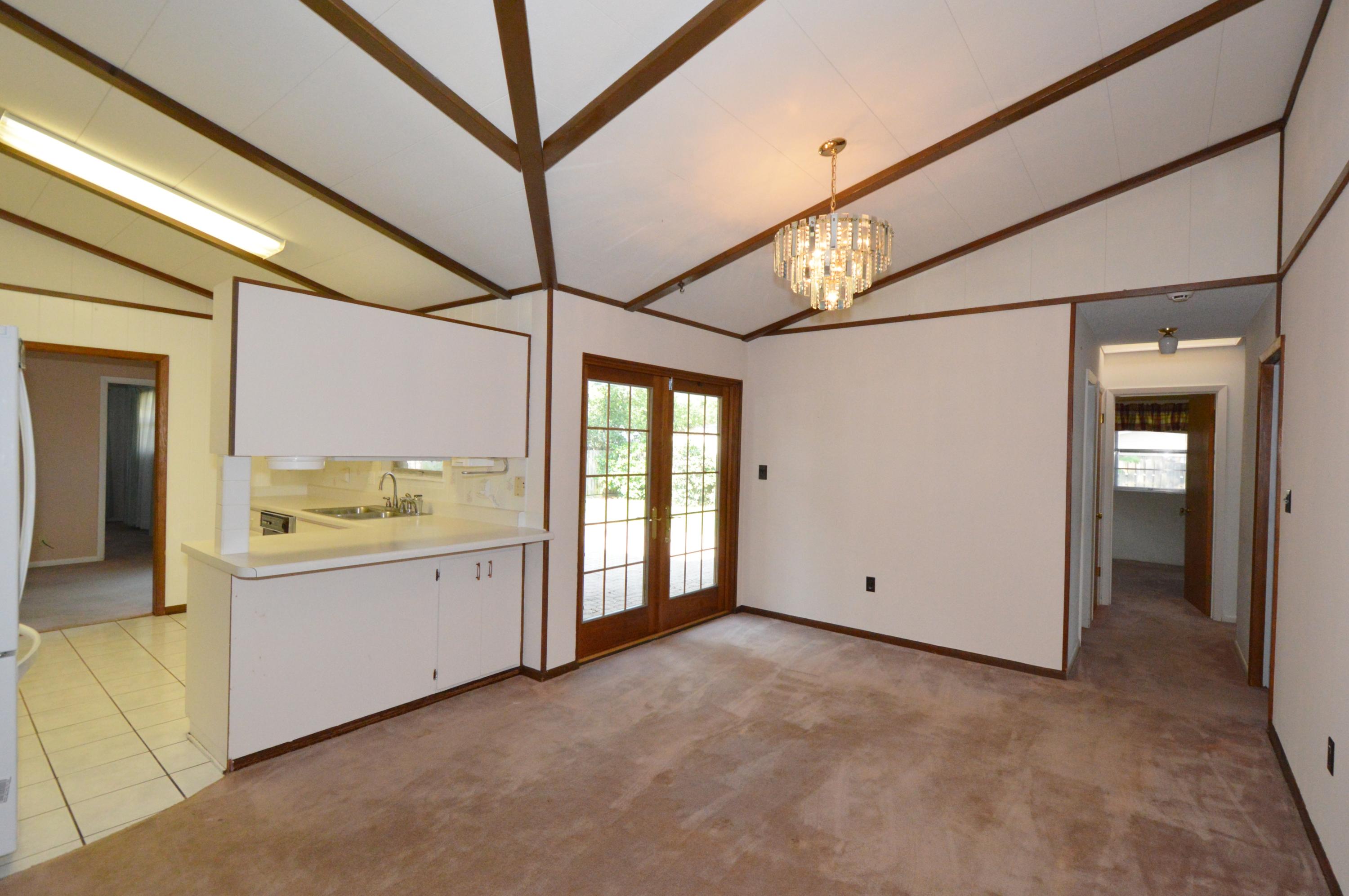 COUNTRY CLUB ESTATES 1ST ADDN - Residential