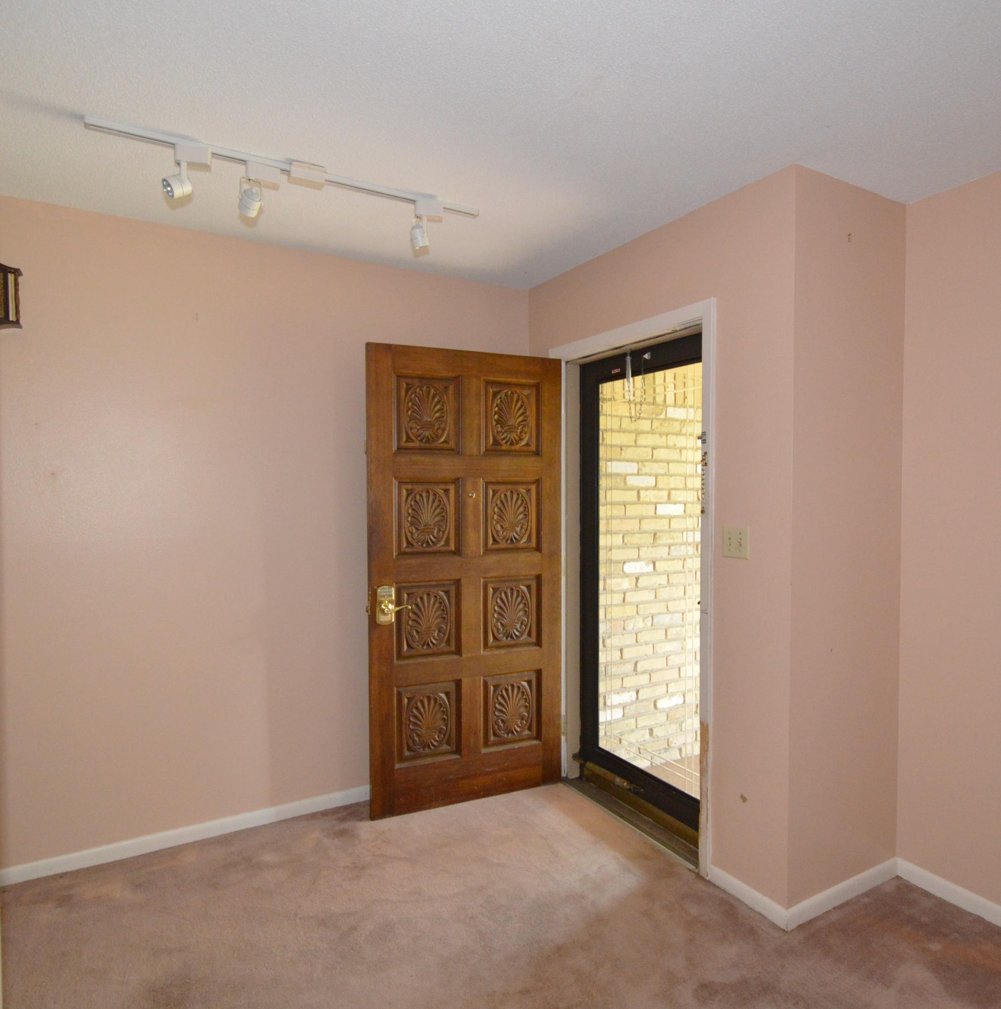 COUNTRY CLUB ESTATES 1ST ADDN - Residential