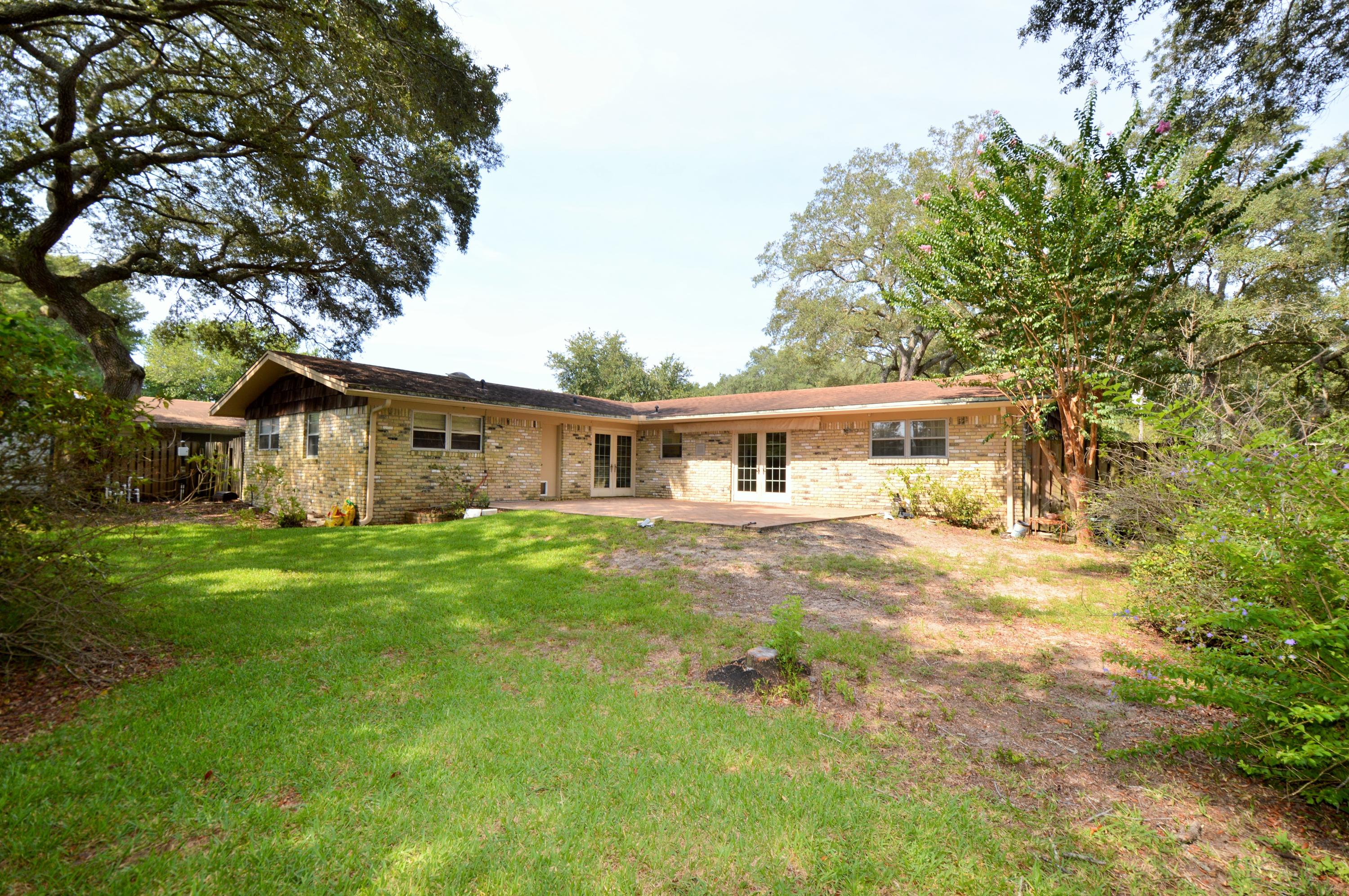 COUNTRY CLUB ESTATES 1ST ADDN - Residential