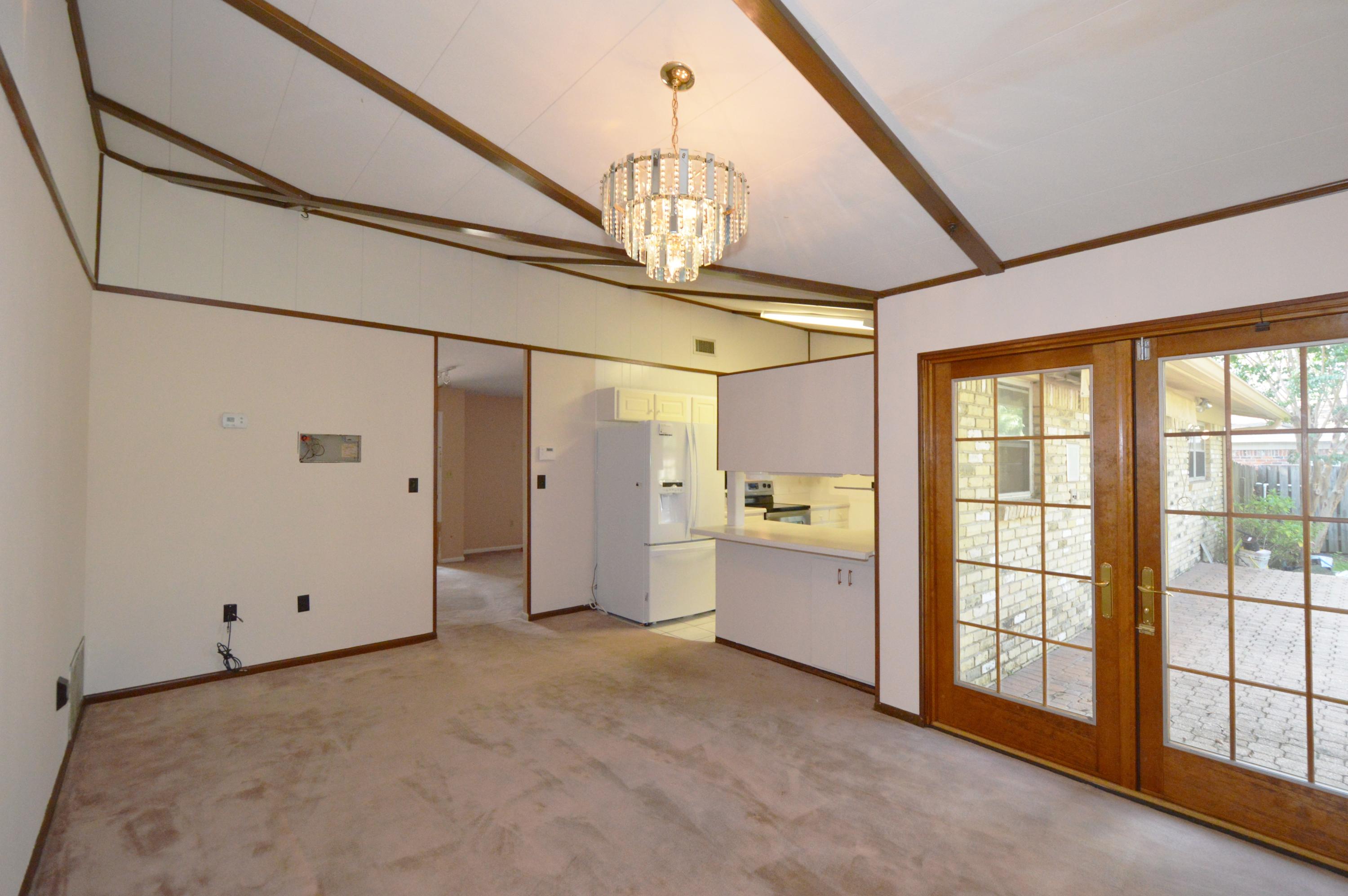 COUNTRY CLUB ESTATES 1ST ADDN - Residential