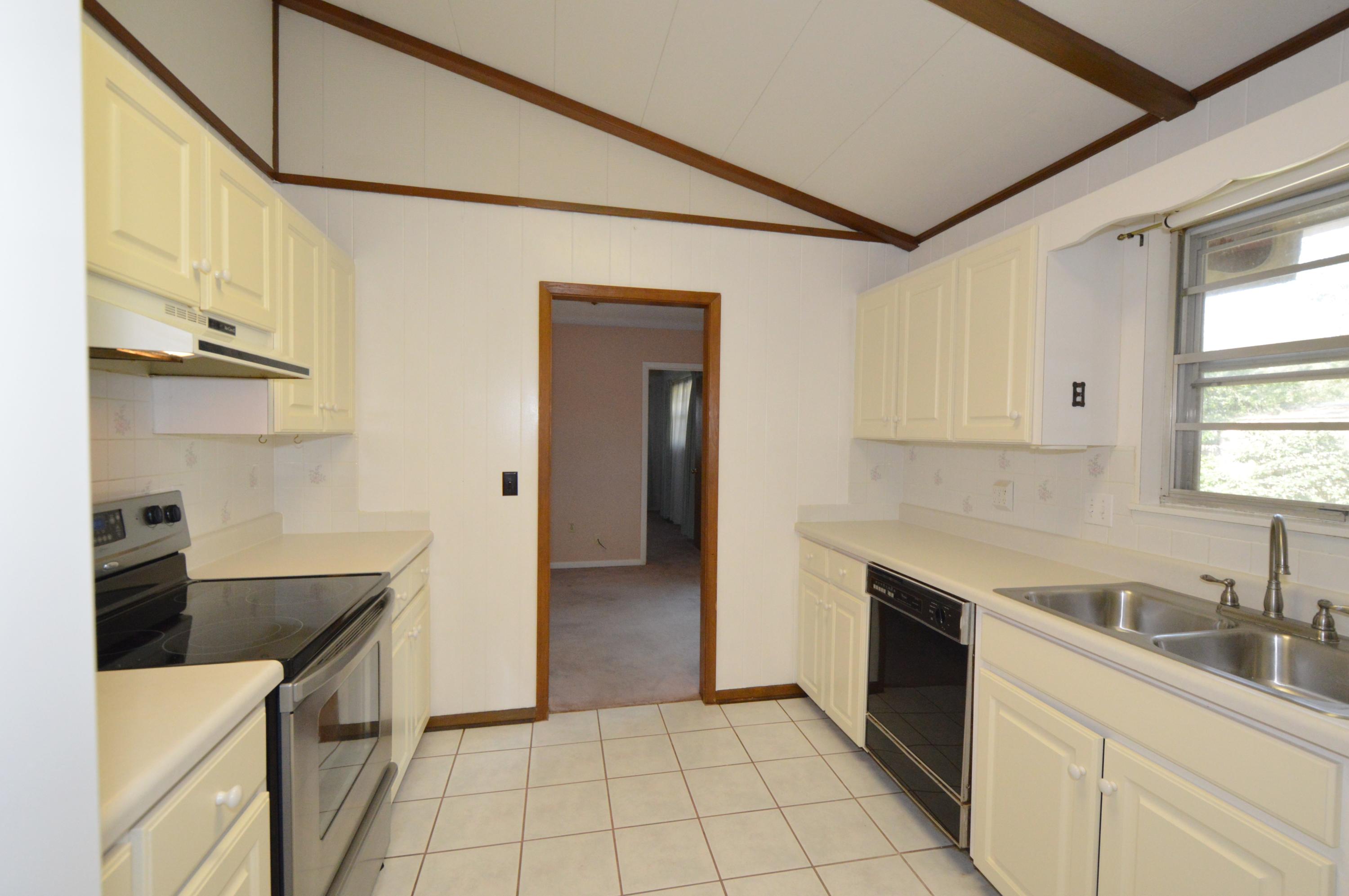 COUNTRY CLUB ESTATES 1ST ADDN - Residential