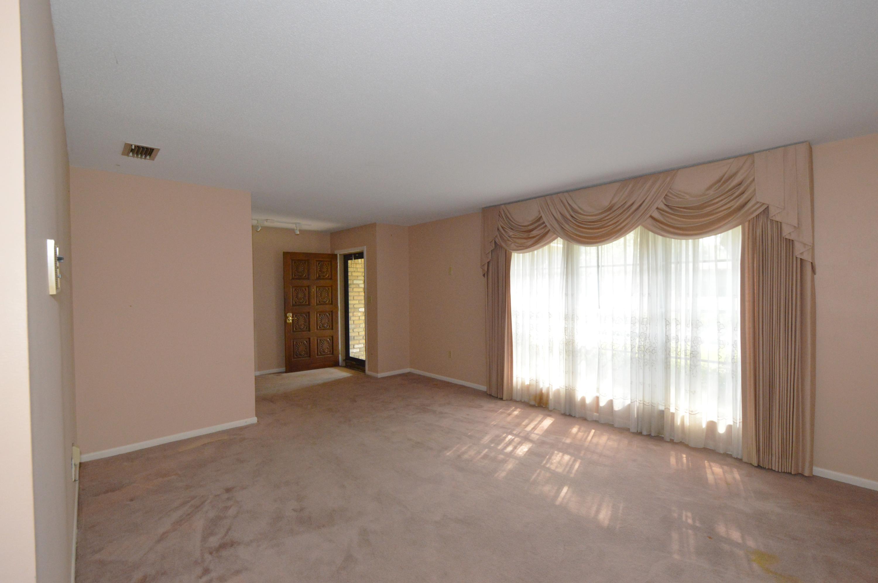 COUNTRY CLUB ESTATES 1ST ADDN - Residential