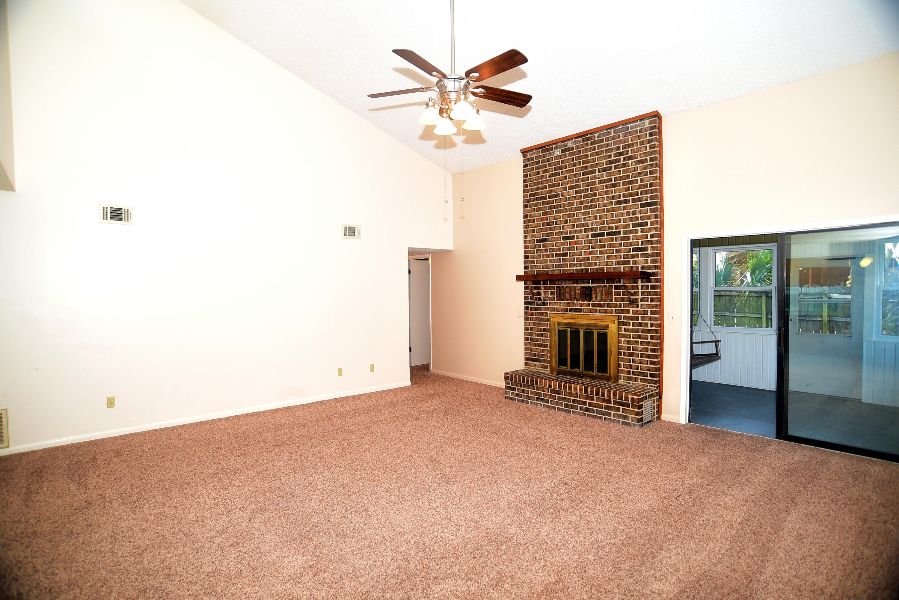 PORT DIXIE - Residential Lease