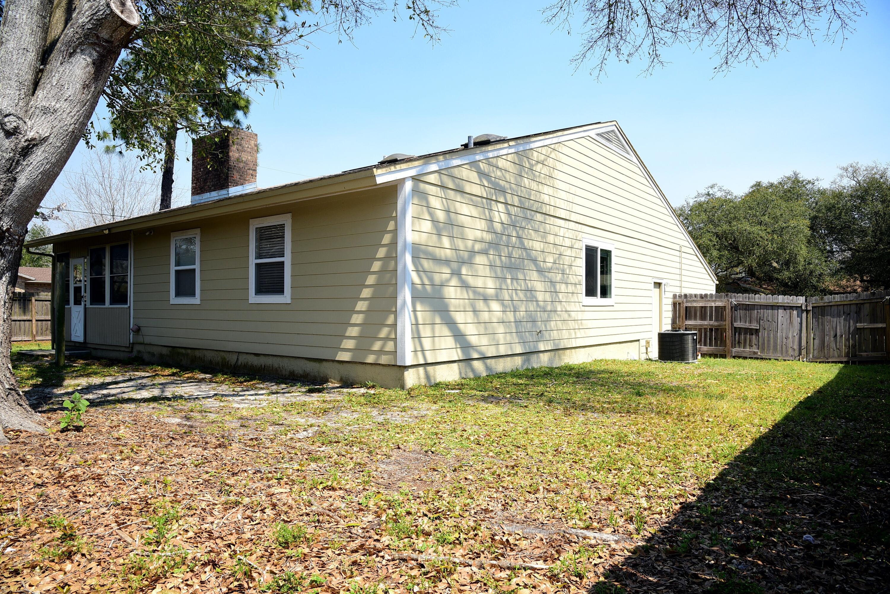 PORT DIXIE - Residential Lease