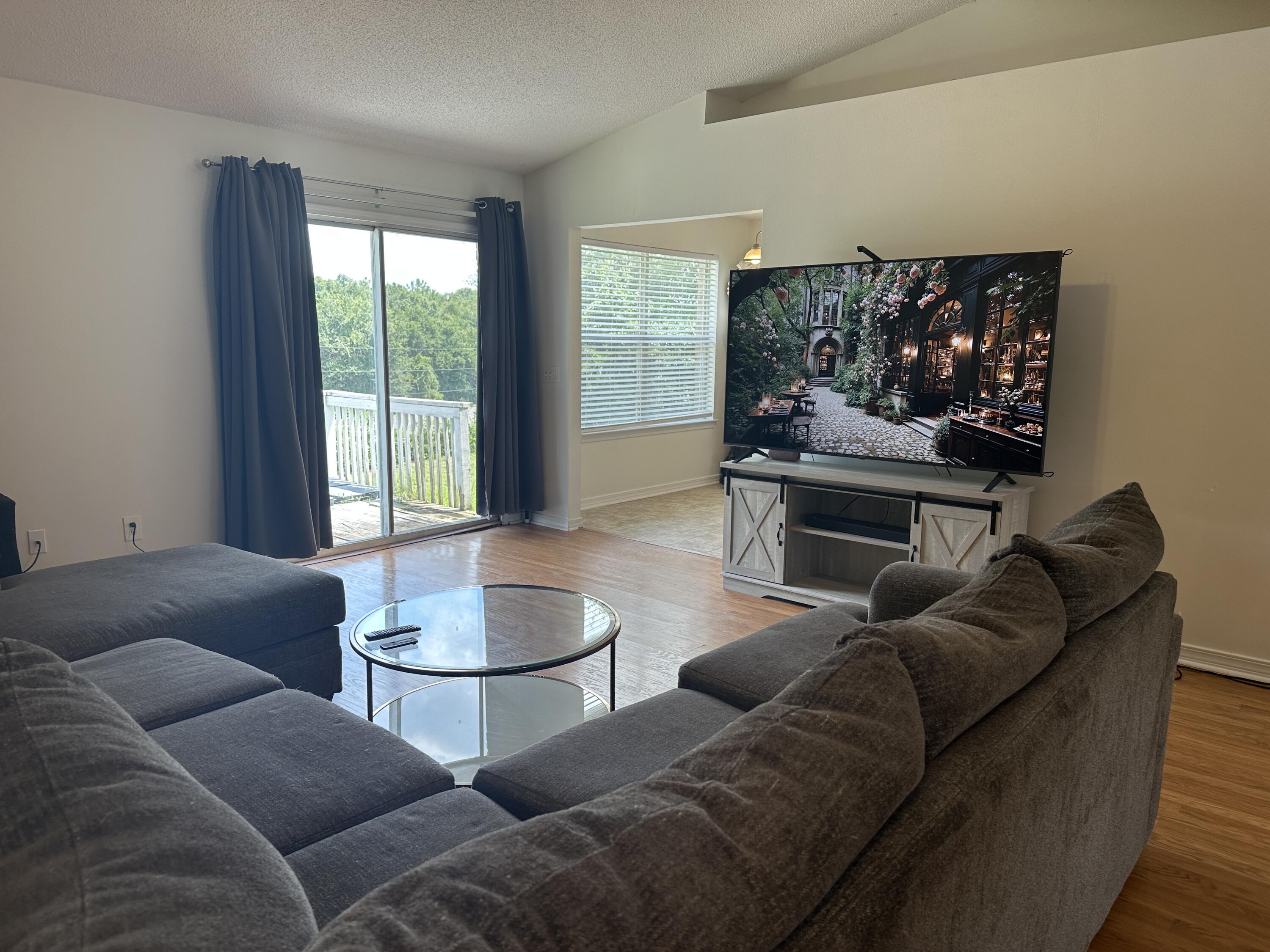 COUNTRYVIEW ESTATES 10TH ADDN - Residential