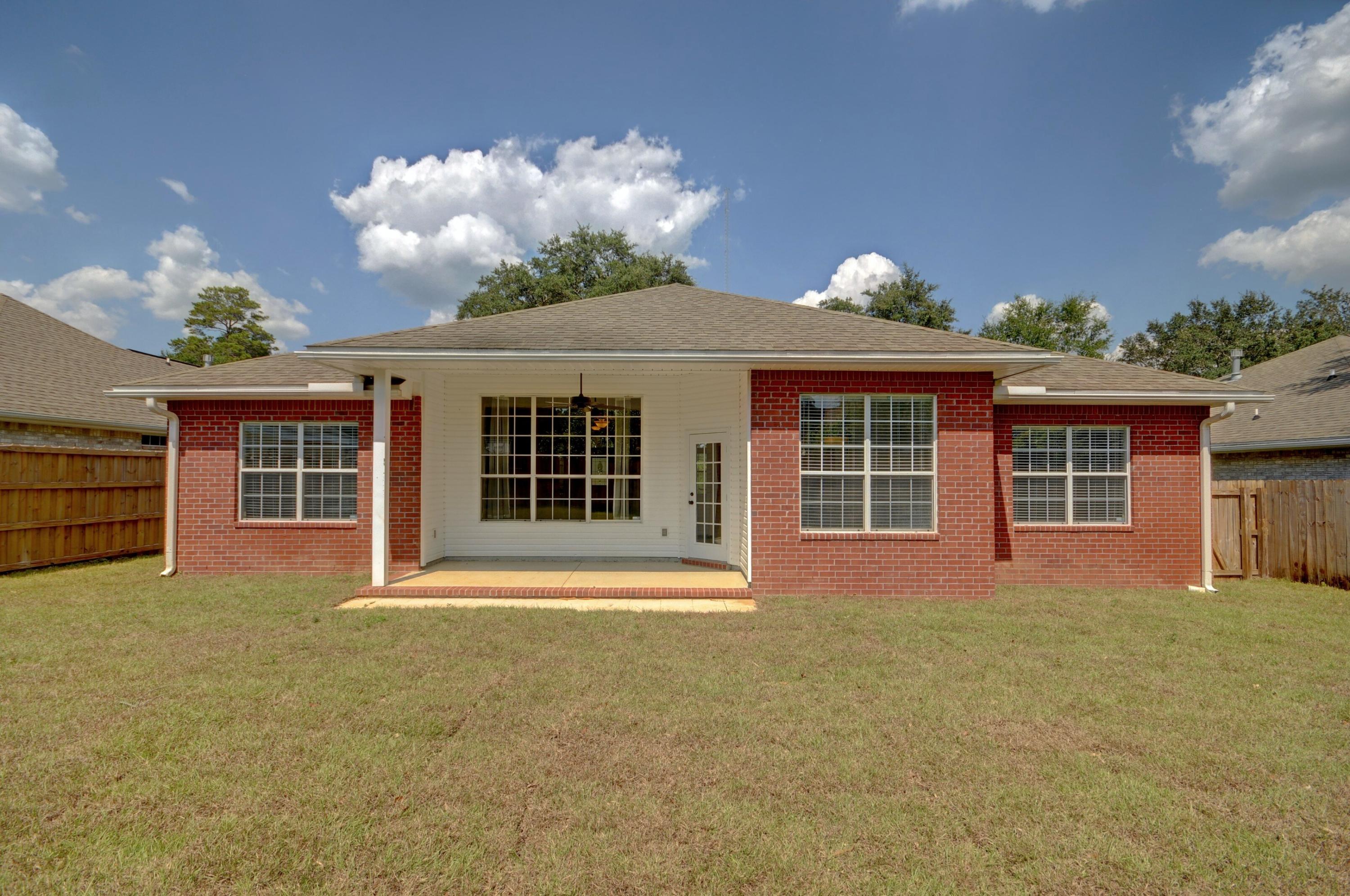 CEDAR LAKE - Residential