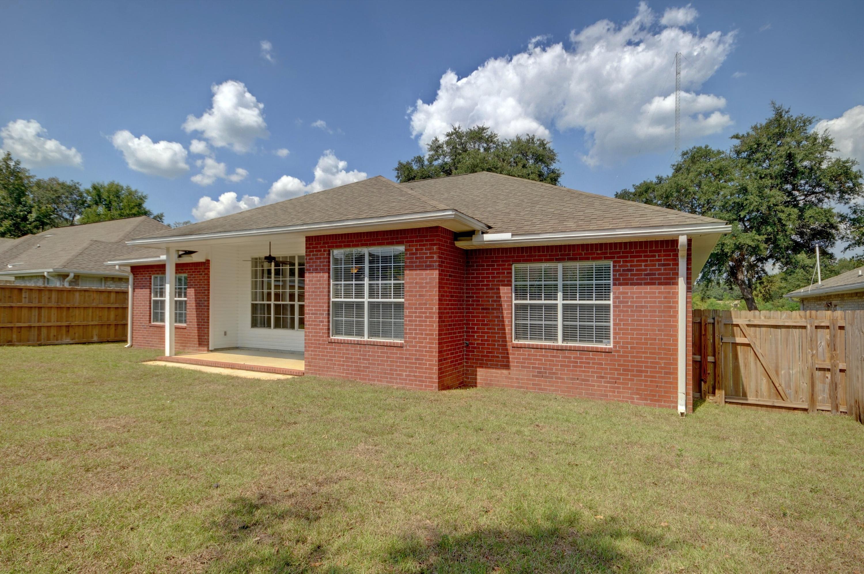 CEDAR LAKE - Residential