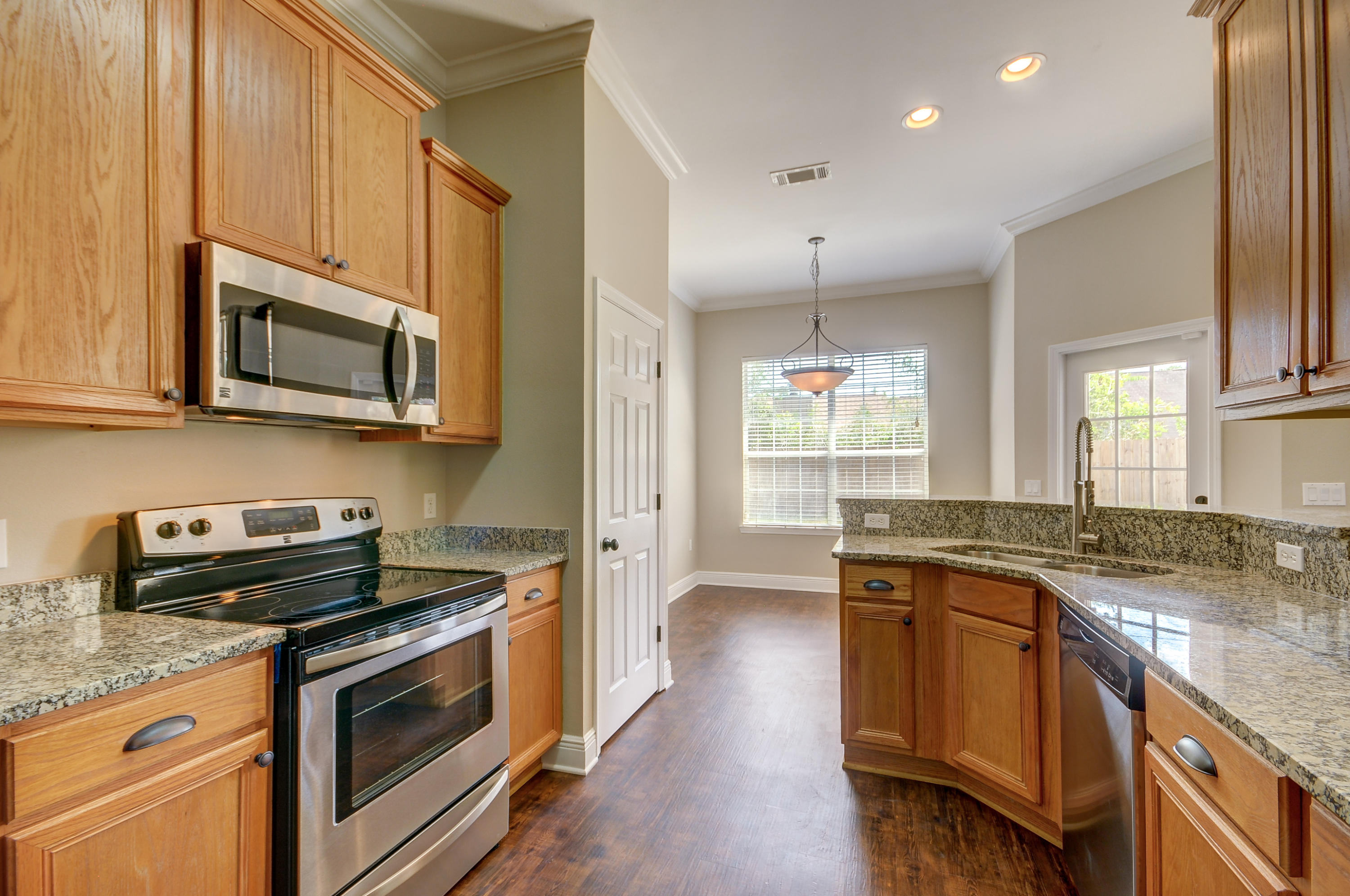 CEDAR LAKE - Residential