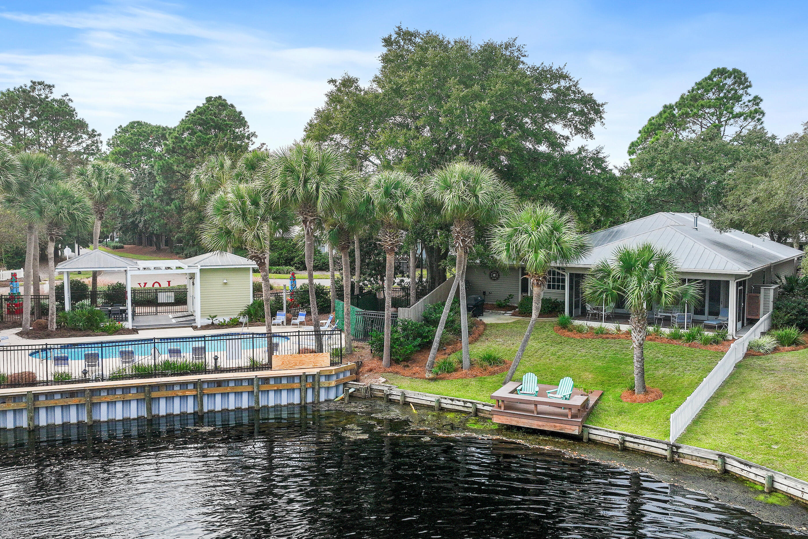 CRYSTAL LAKE - Residential