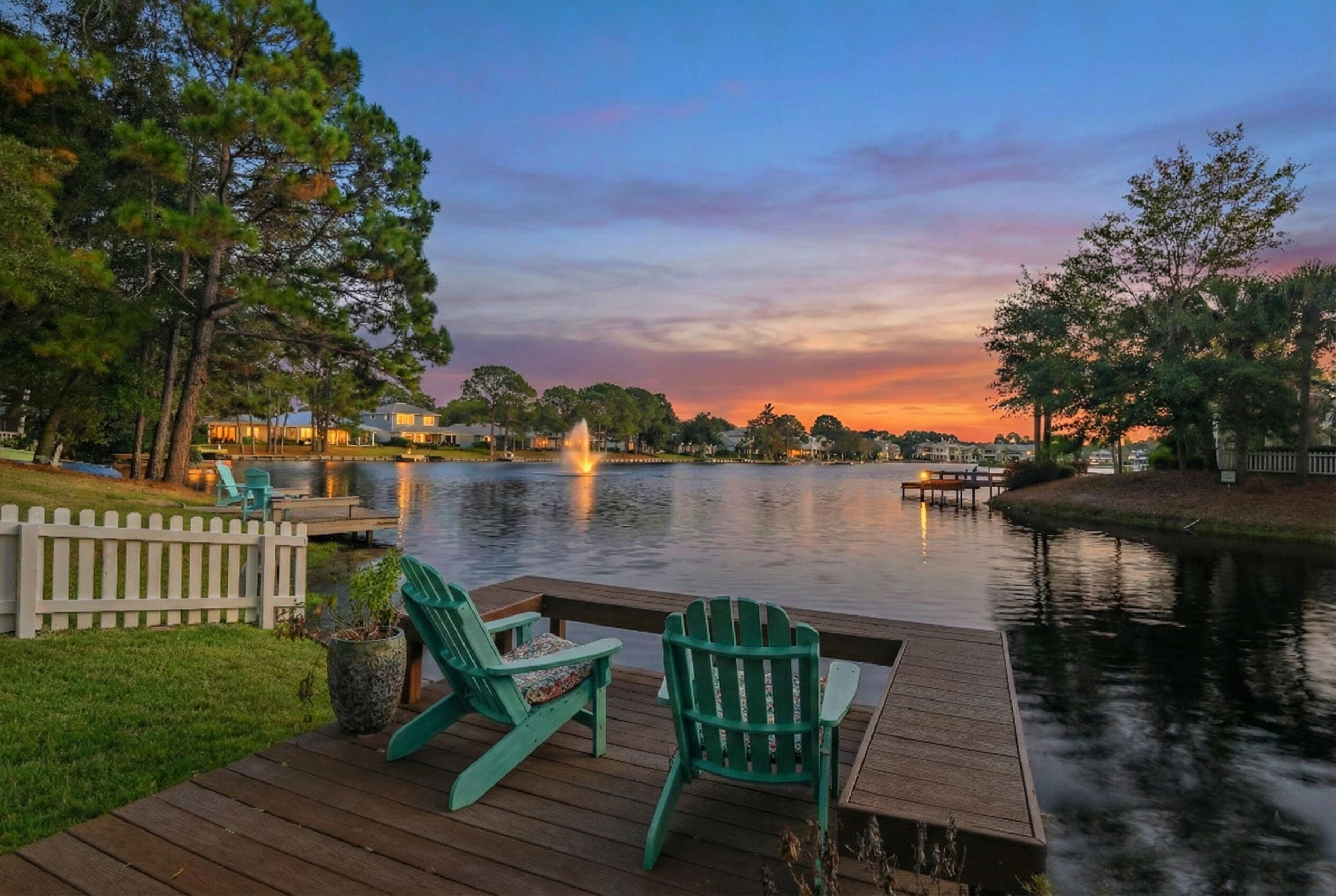 CRYSTAL LAKE - Residential