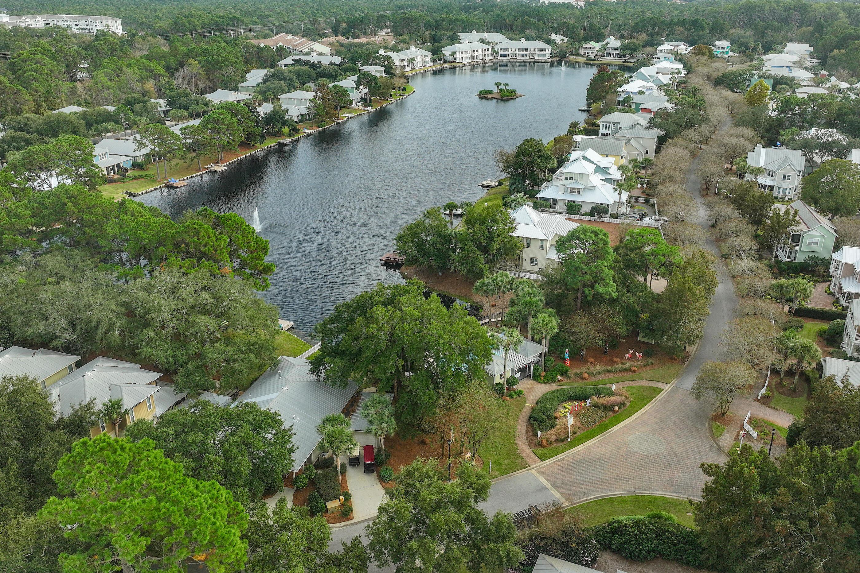 CRYSTAL LAKE - Residential