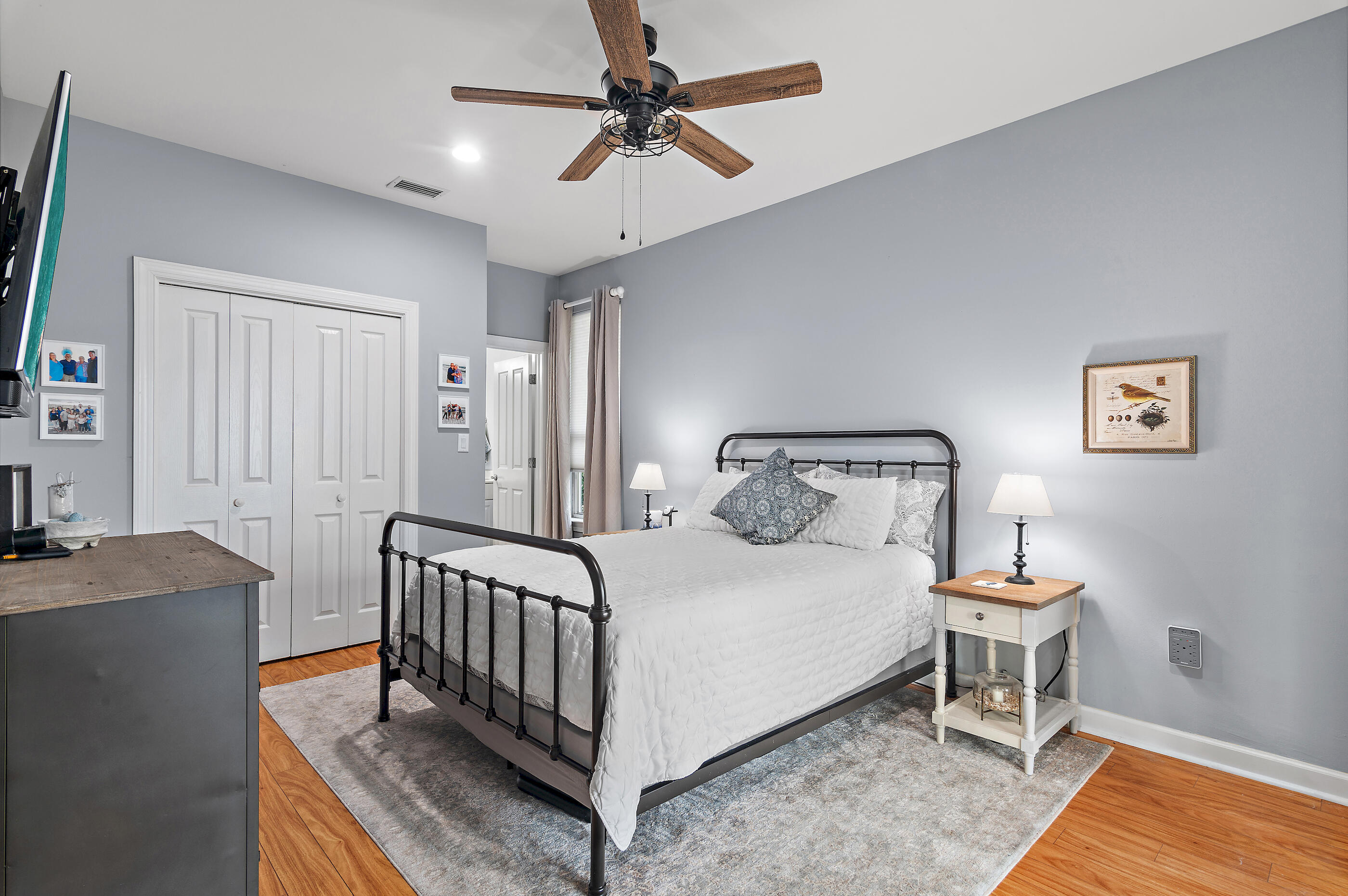 CRYSTAL LAKE - Residential