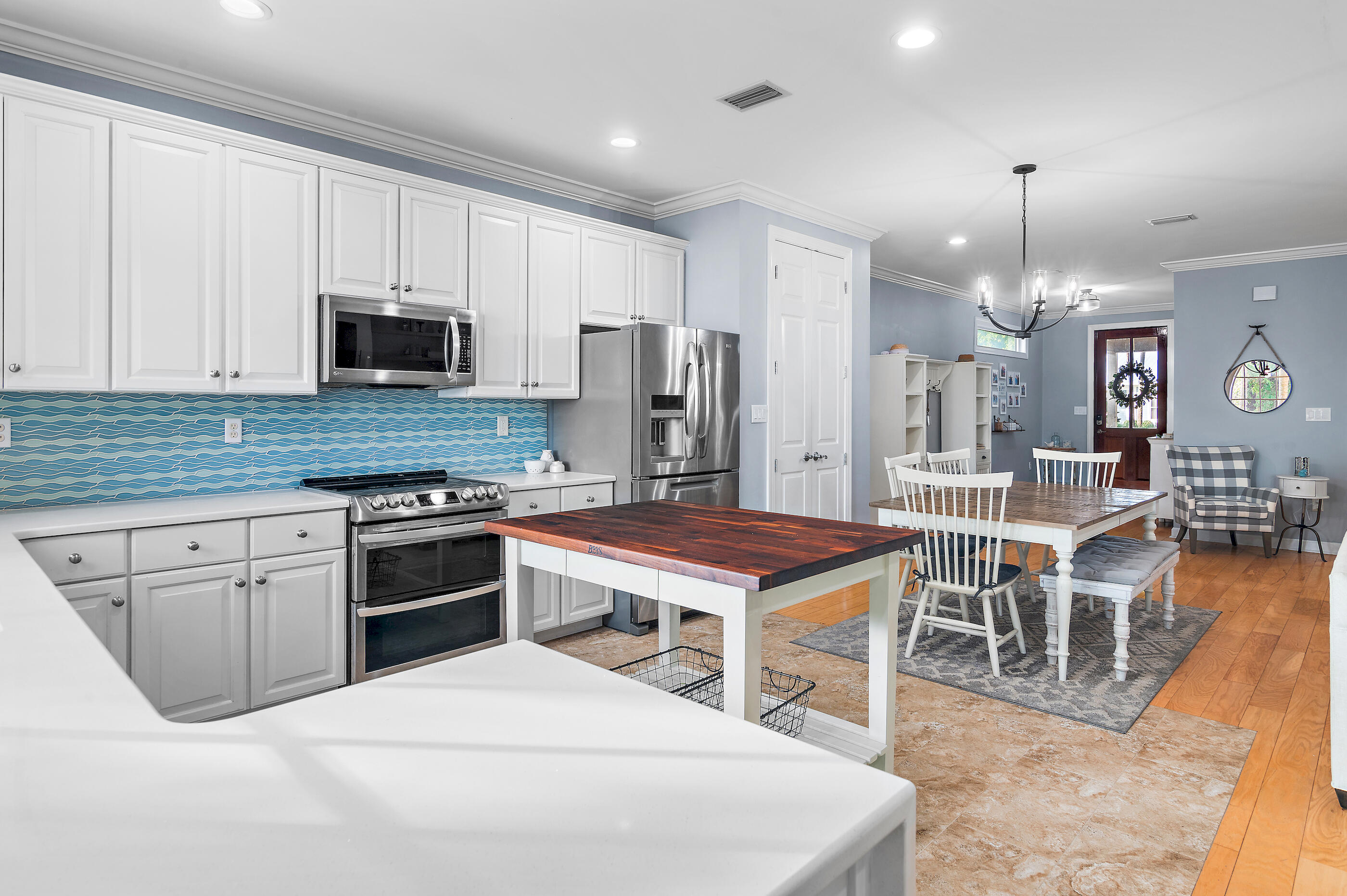 CRYSTAL LAKE - Residential