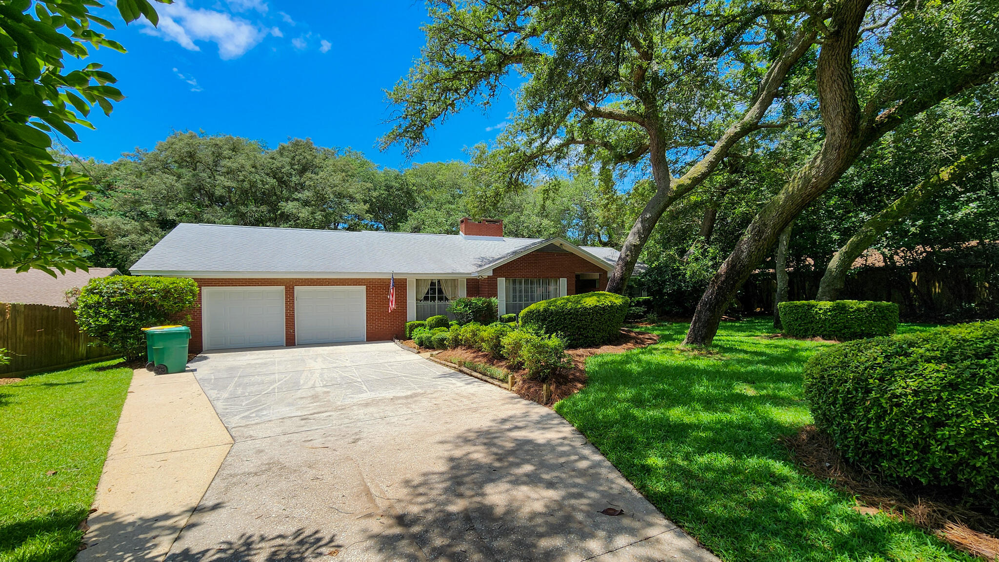 BAYOU POQUITO - Residential