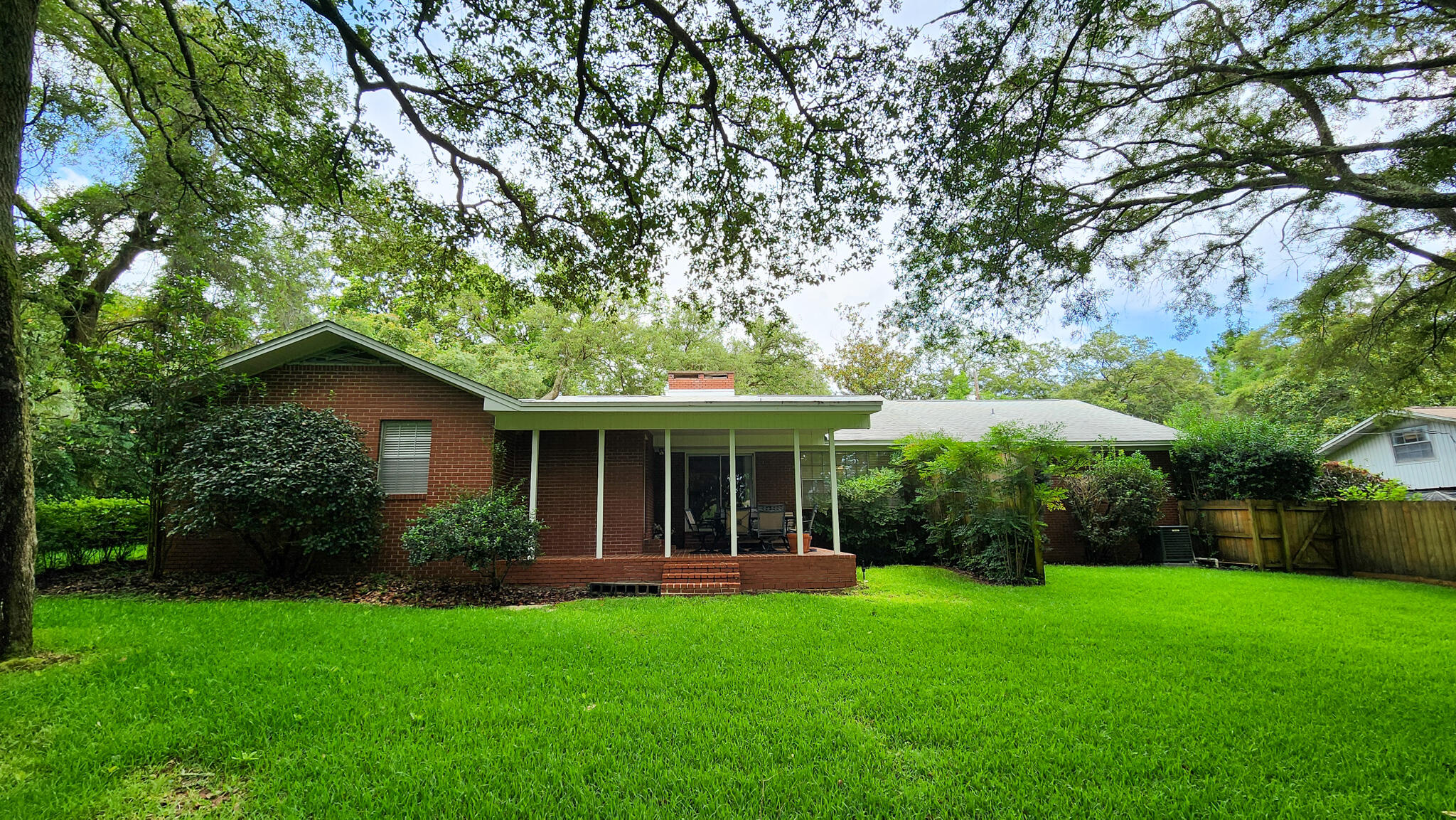 BAYOU POQUITO - Residential