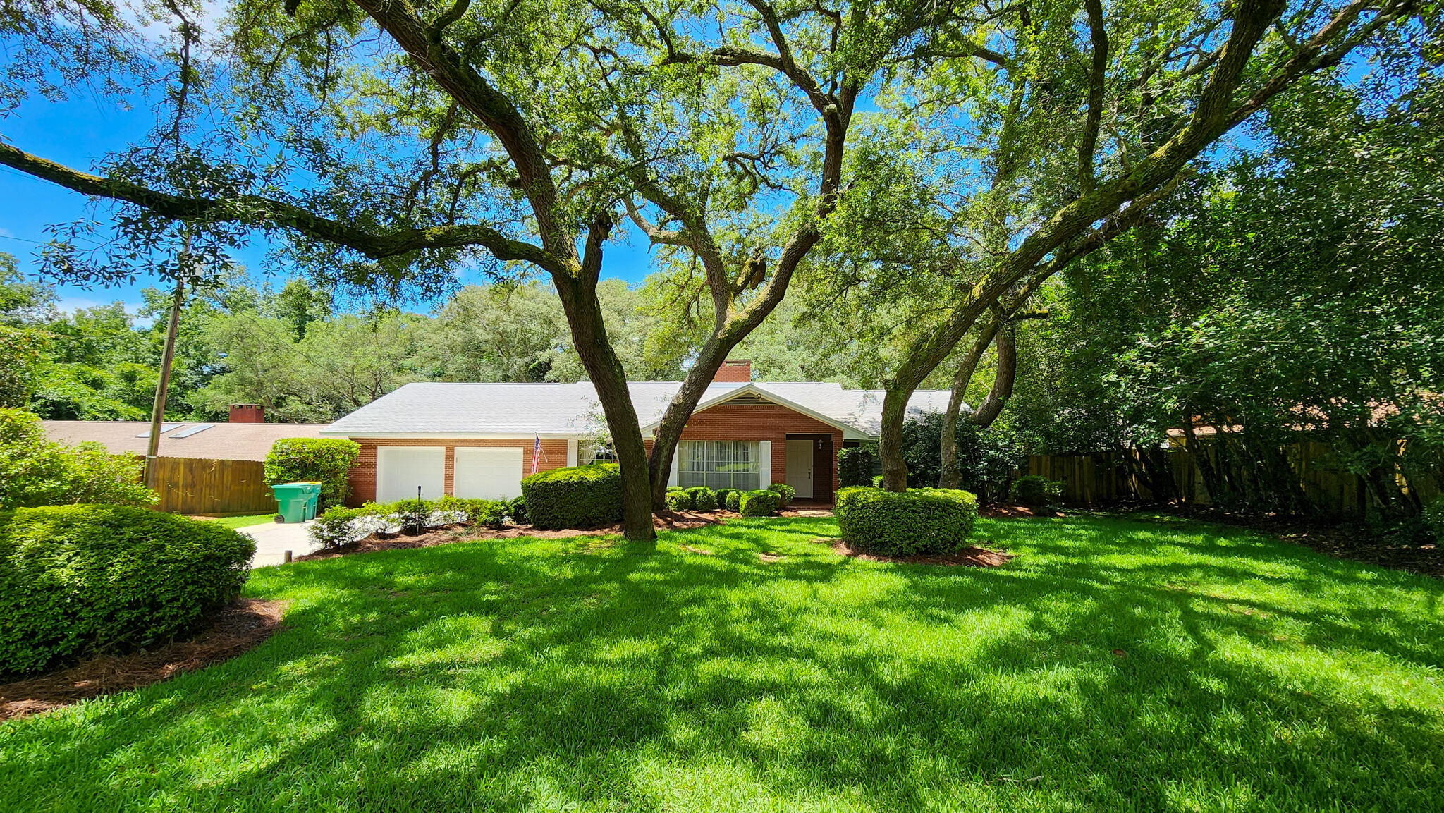 BAYOU POQUITO - Residential