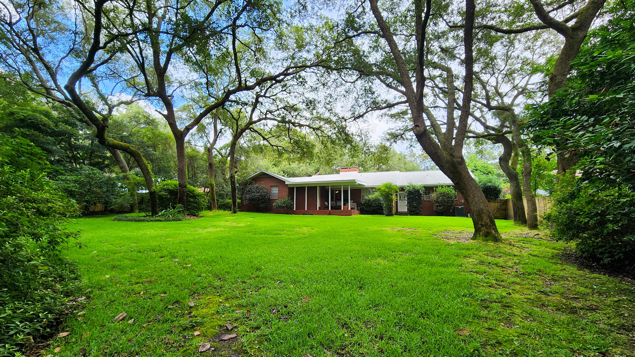 BAYOU POQUITO - Residential