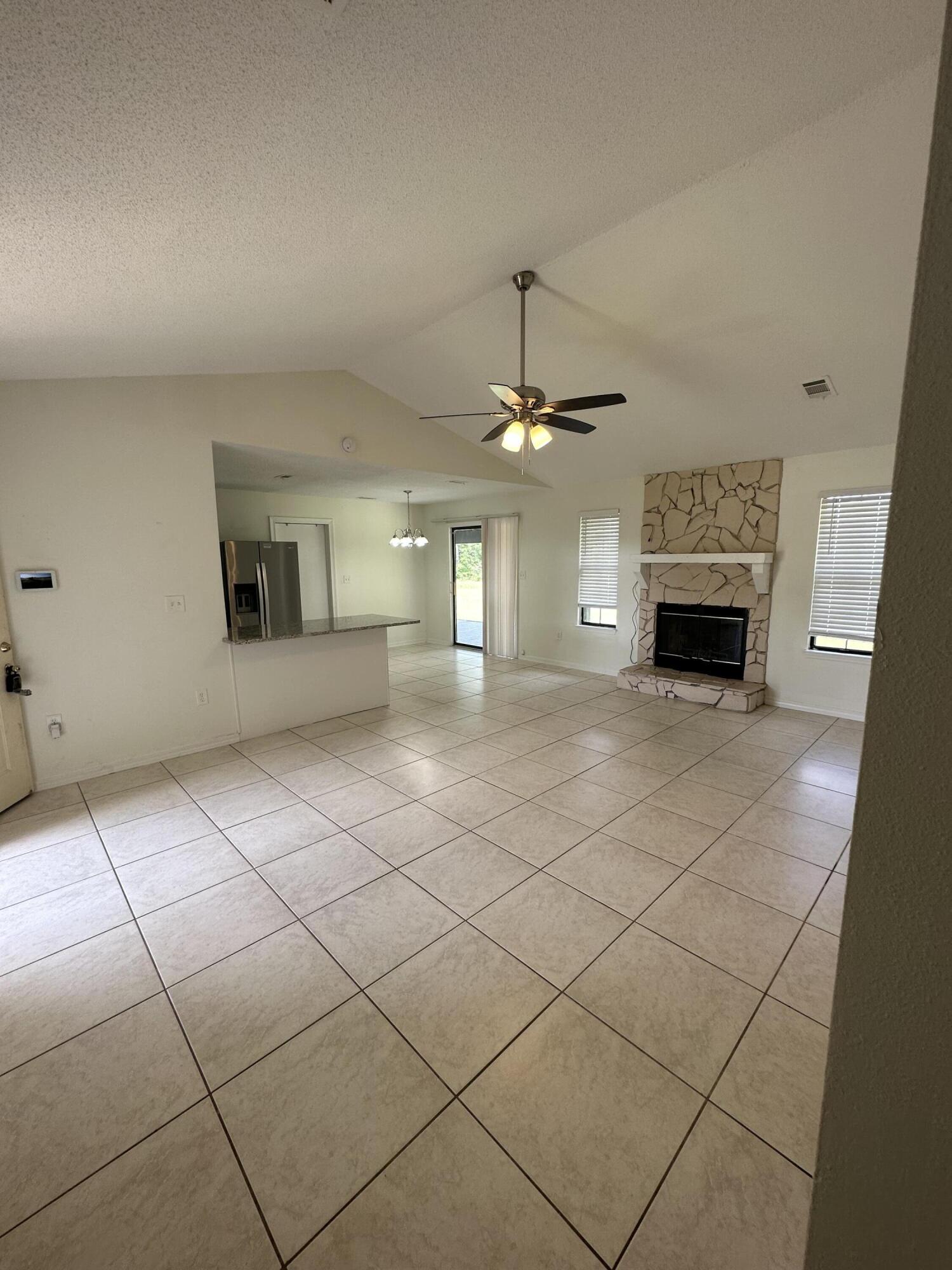 IMPERIAL LAKES - Residential