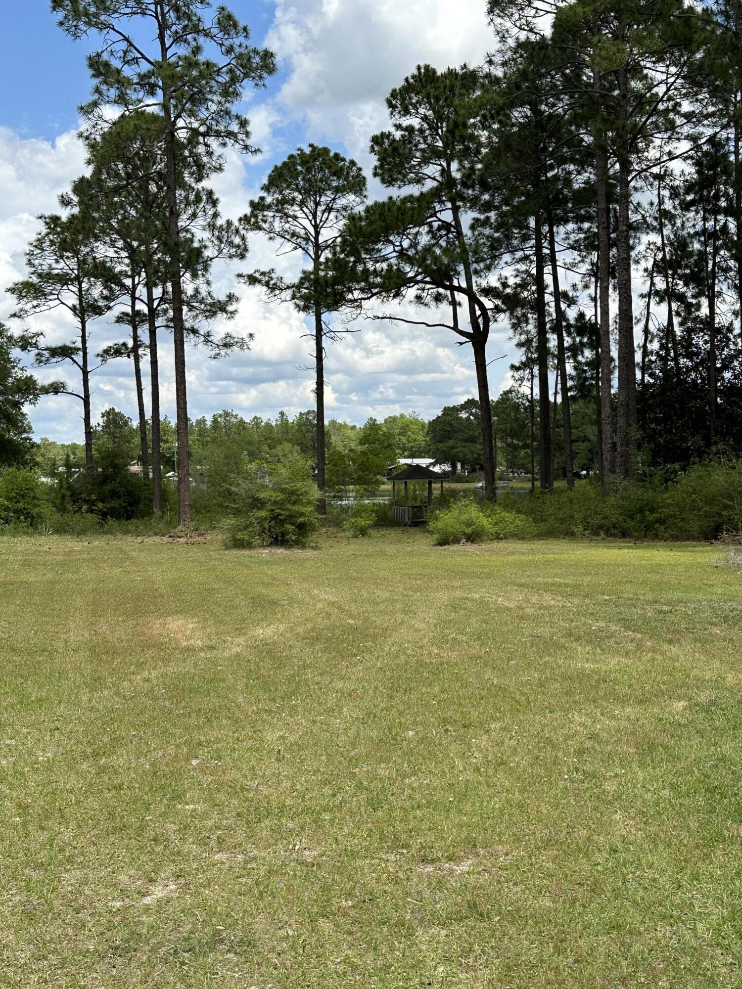 IMPERIAL LAKES - Residential