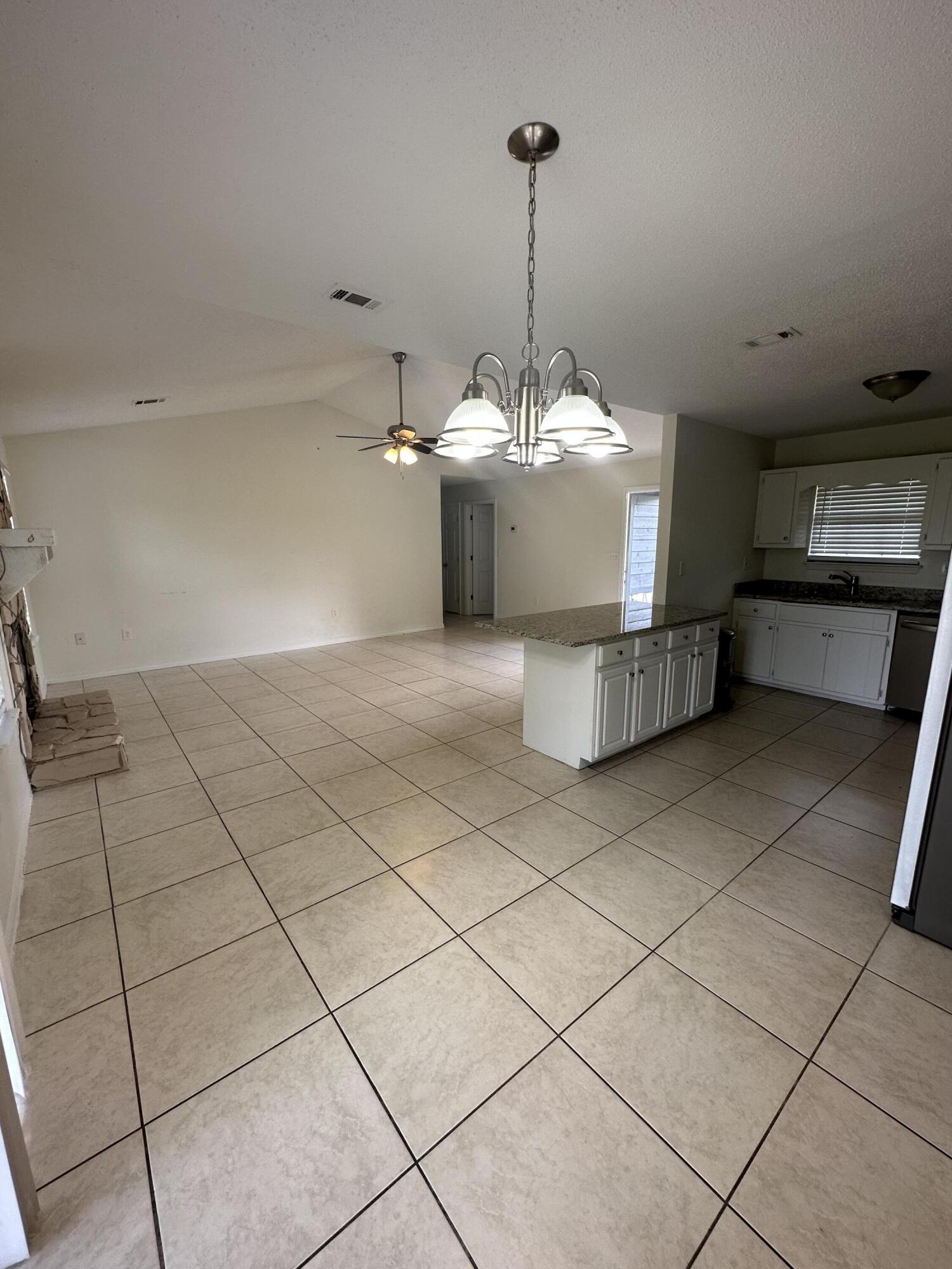 IMPERIAL LAKES - Residential