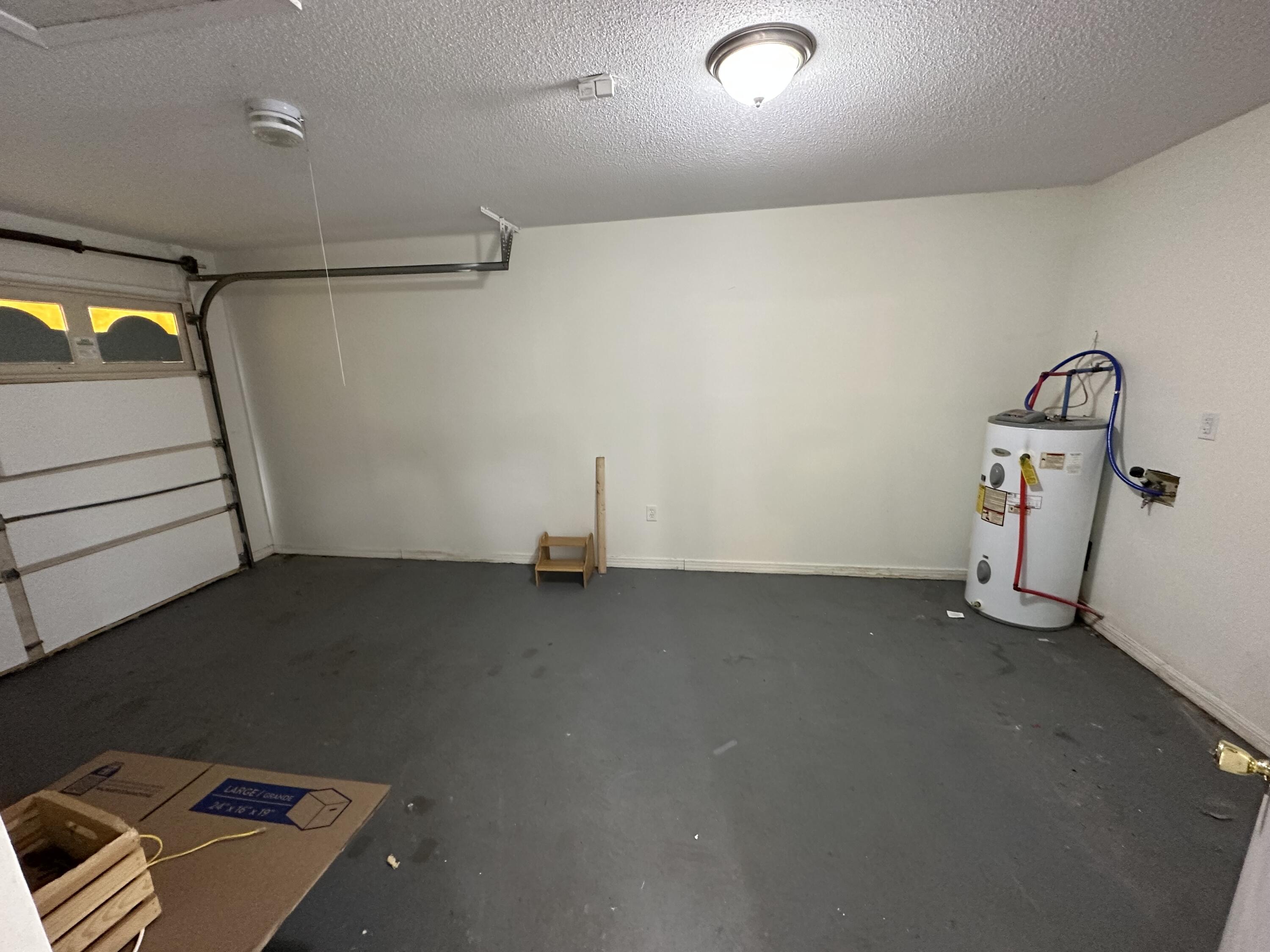 IMPERIAL LAKES - Residential