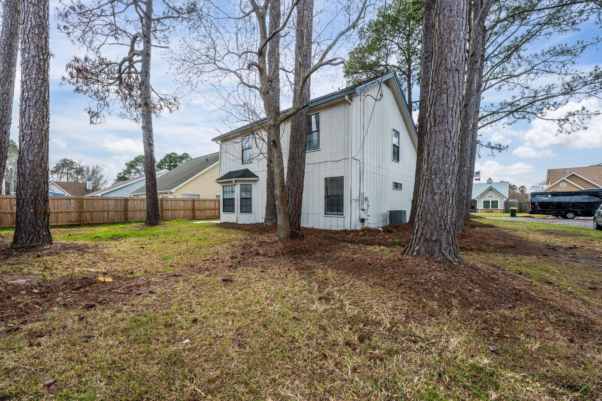 SADDLE CREEK - Residential