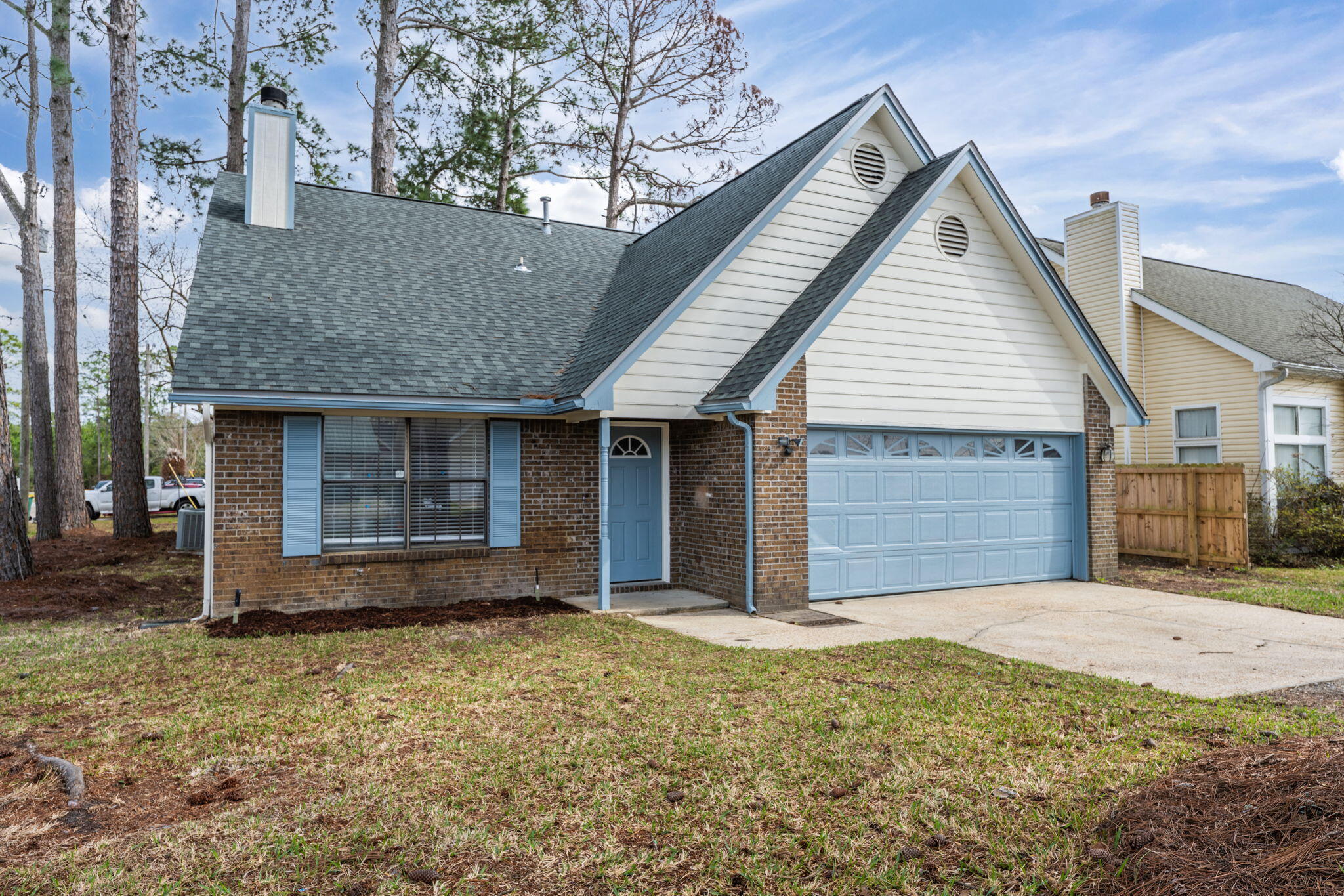 SADDLE CREEK - Residential