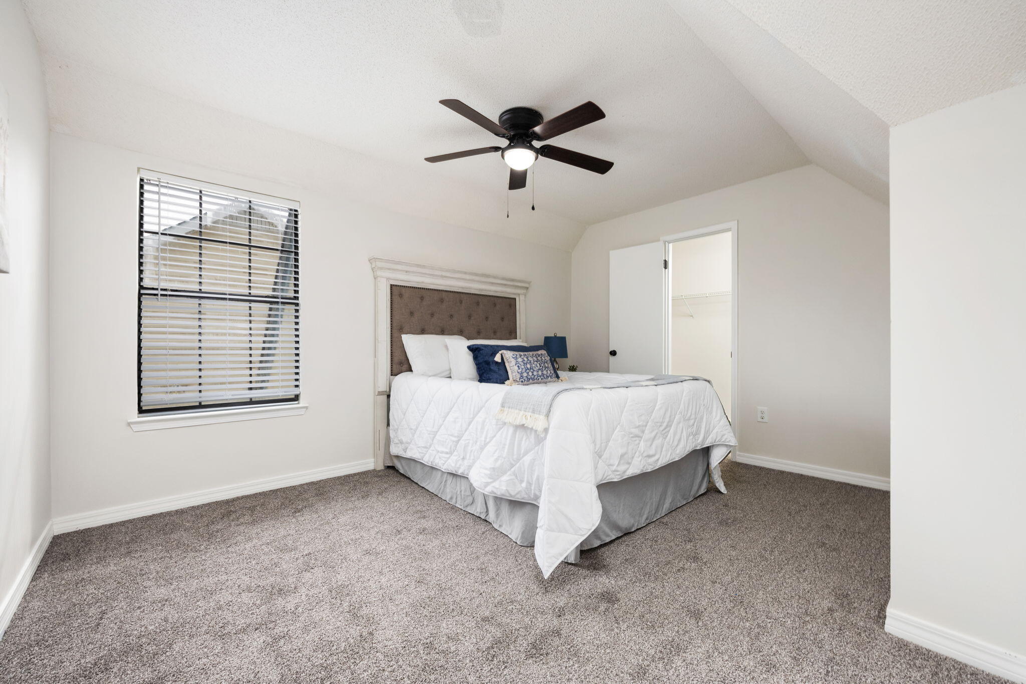 SADDLE CREEK - Residential