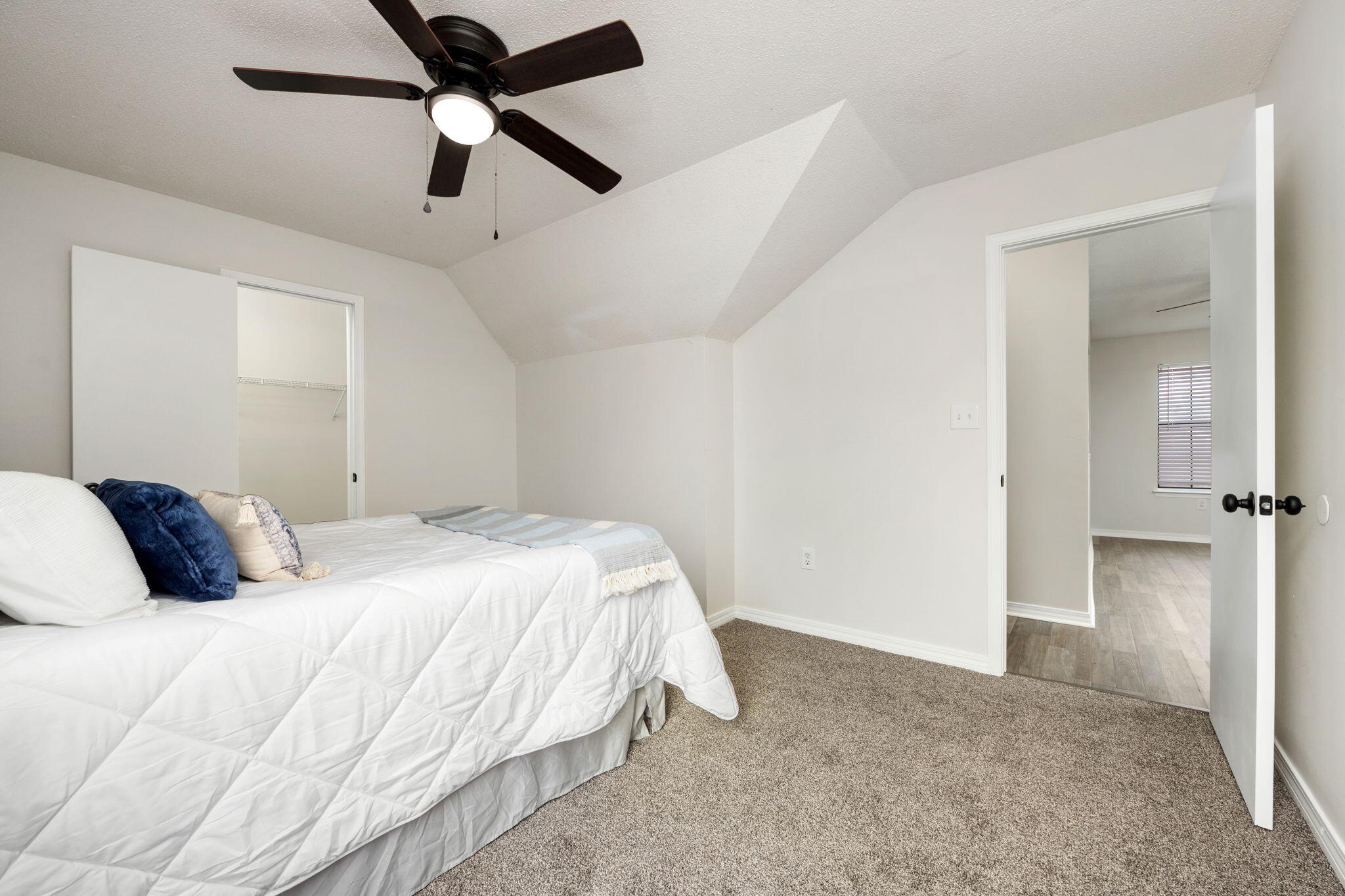 SADDLE CREEK - Residential