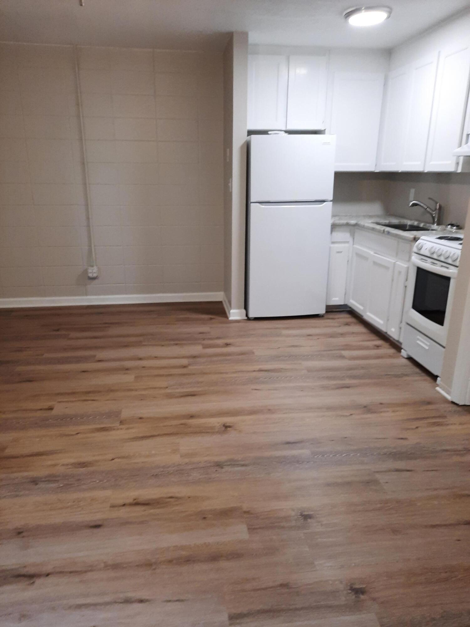 FW SE,EXCL EGLIN PWY (100330.02) - Residential Lease