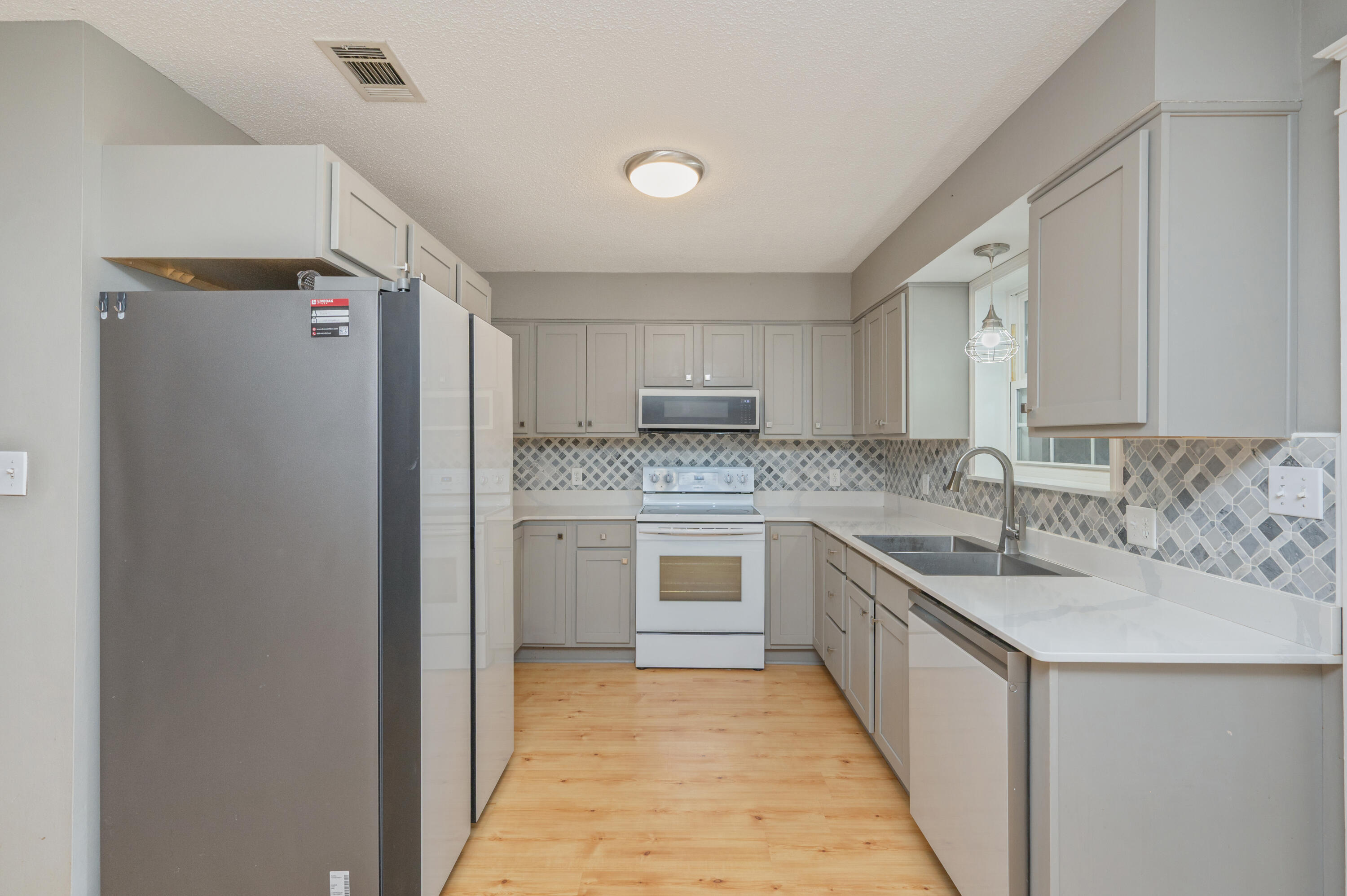 CRESCENT HEIGHTS - Residential