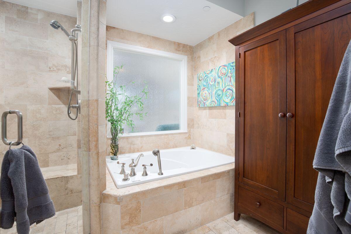 ANCHORAGE AT SANDESTIN - Residential
