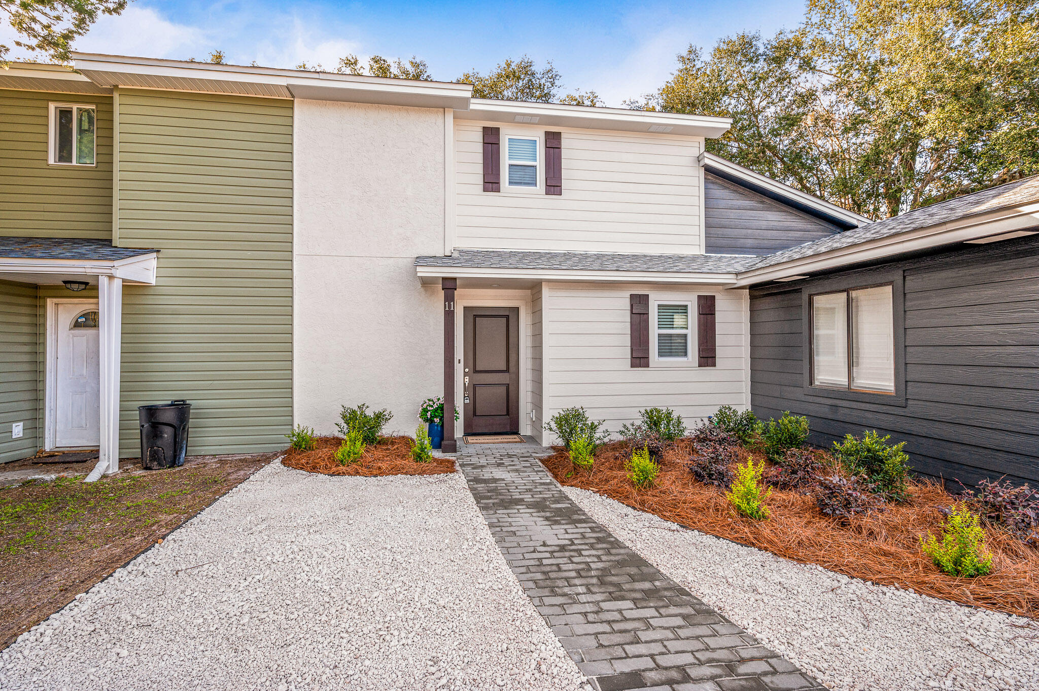 Great remodeled townhome in the heart of Destin. Upon entering the front door you're greeted by an open floor plan with a beautiful kitchen that features stainless steel appliances, new cabinets, new countertops with ample counter space and a breakfast bar. Unit features luxury vinyl plank throughout, fresh paint, light fixtures and recessed lights. Close to the beautiful white sandy beaches, shopping, schools and military bases. NO HOA, NEW ROOF 2024.