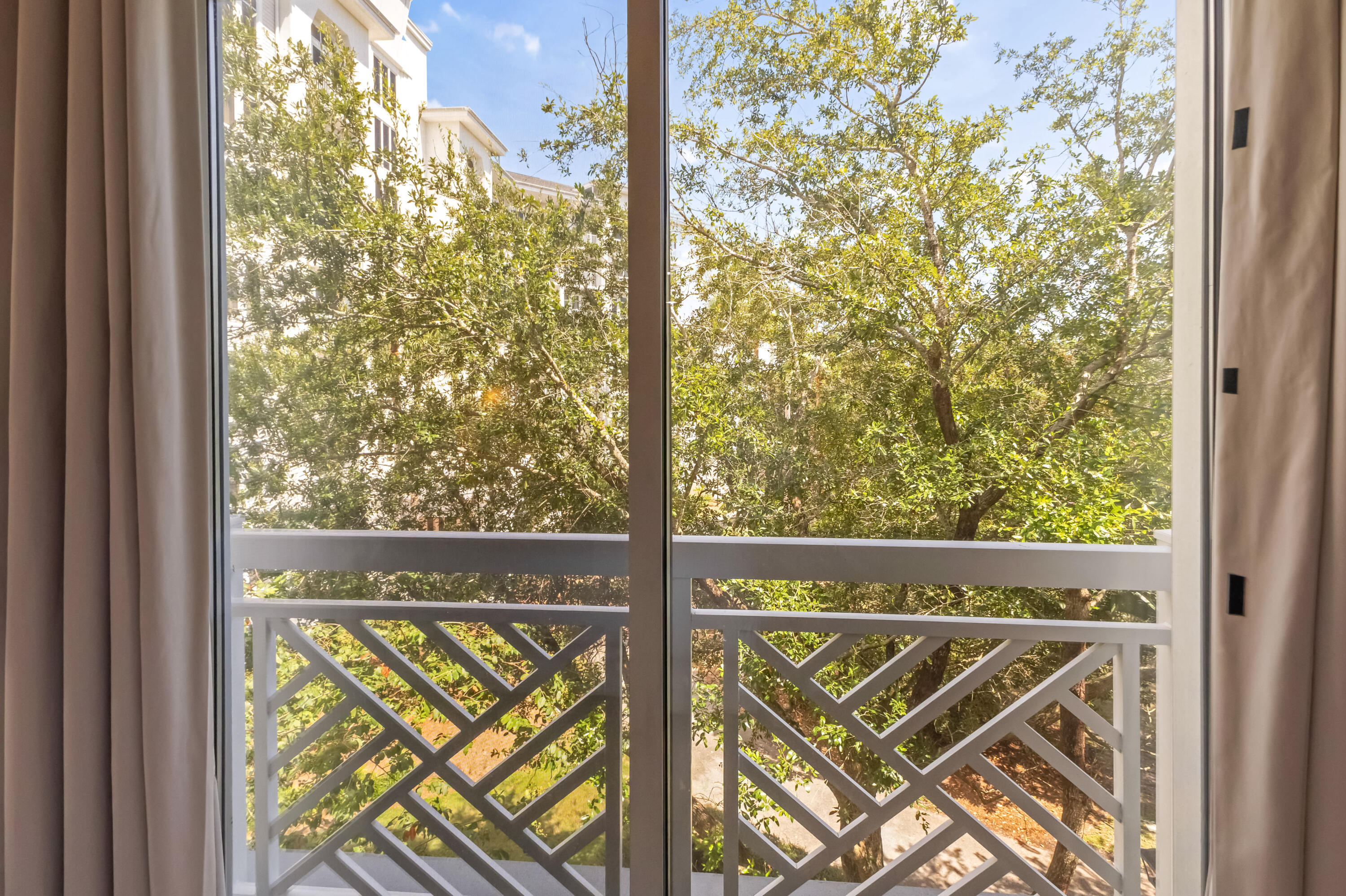 BAHIA CONDO - Residential